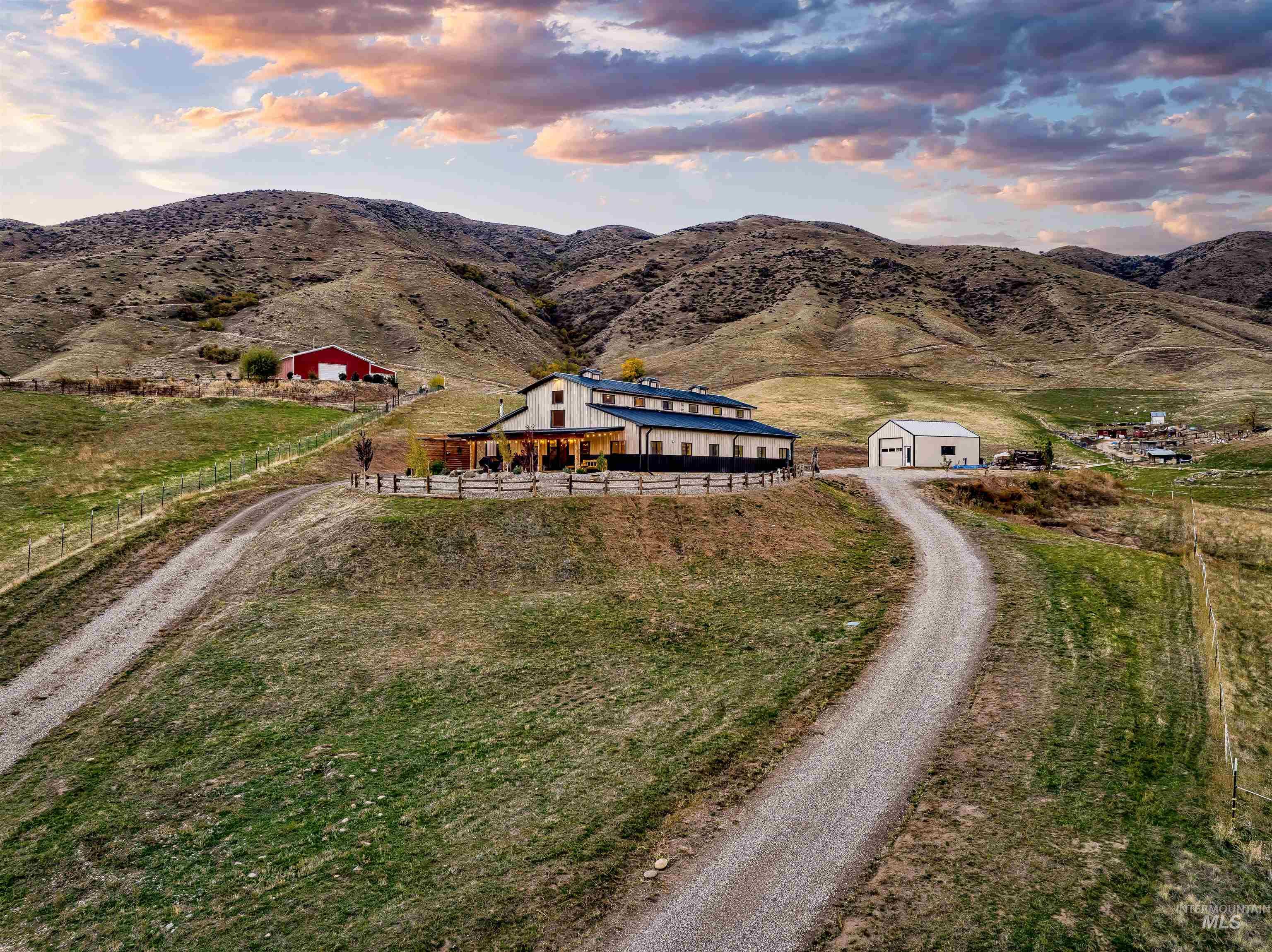 41 Watson Lane, Horseshoe Bend, Idaho 83629, 3 Bedrooms, 2.5 Bathrooms, Residential For Sale, Price $900,000, 98987191