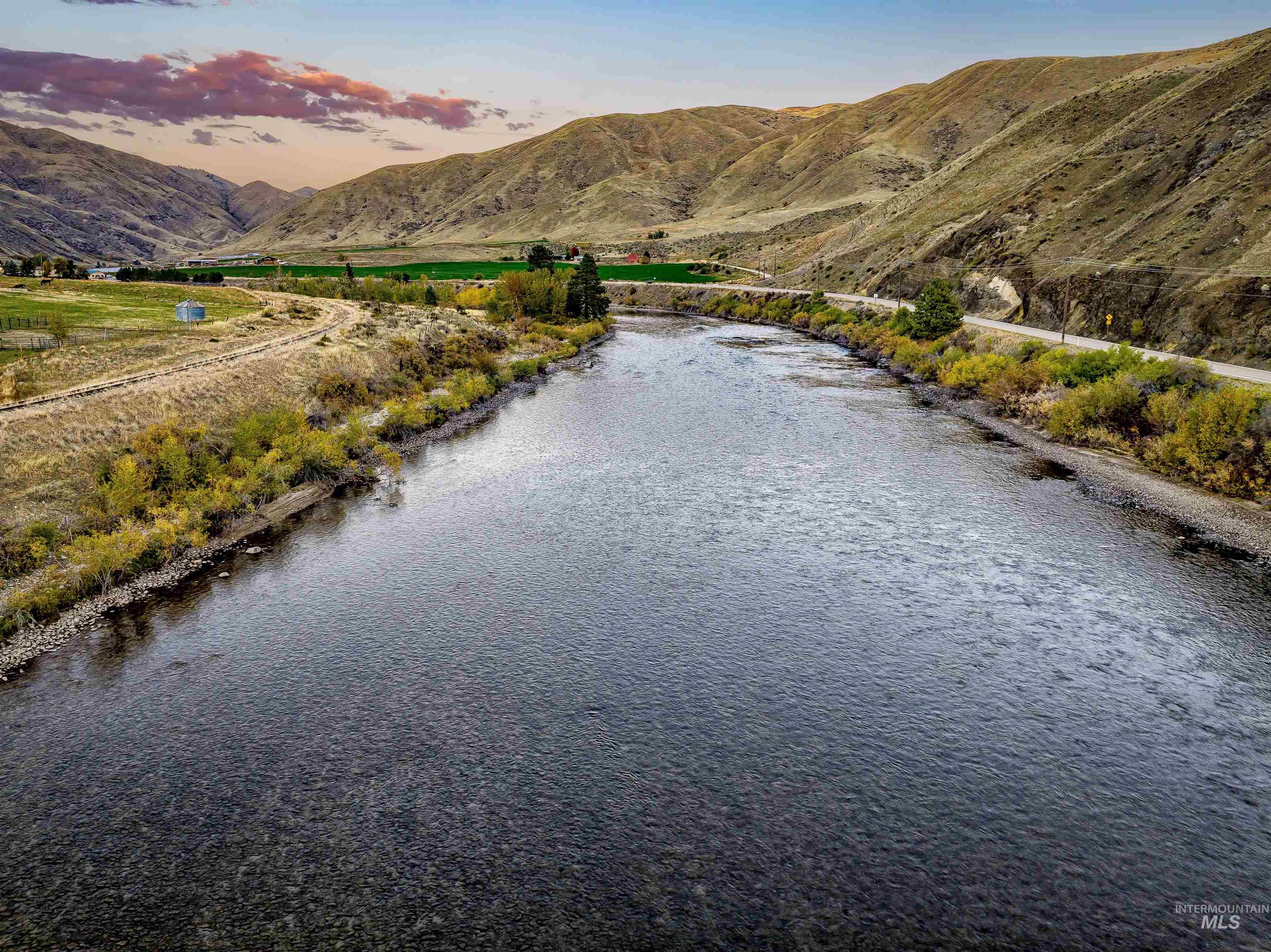 41 Watson Lane, Horseshoe Bend, Idaho 83629, 3 Bedrooms, 2.5 Bathrooms, Residential For Sale, Price $900,000, 98987191