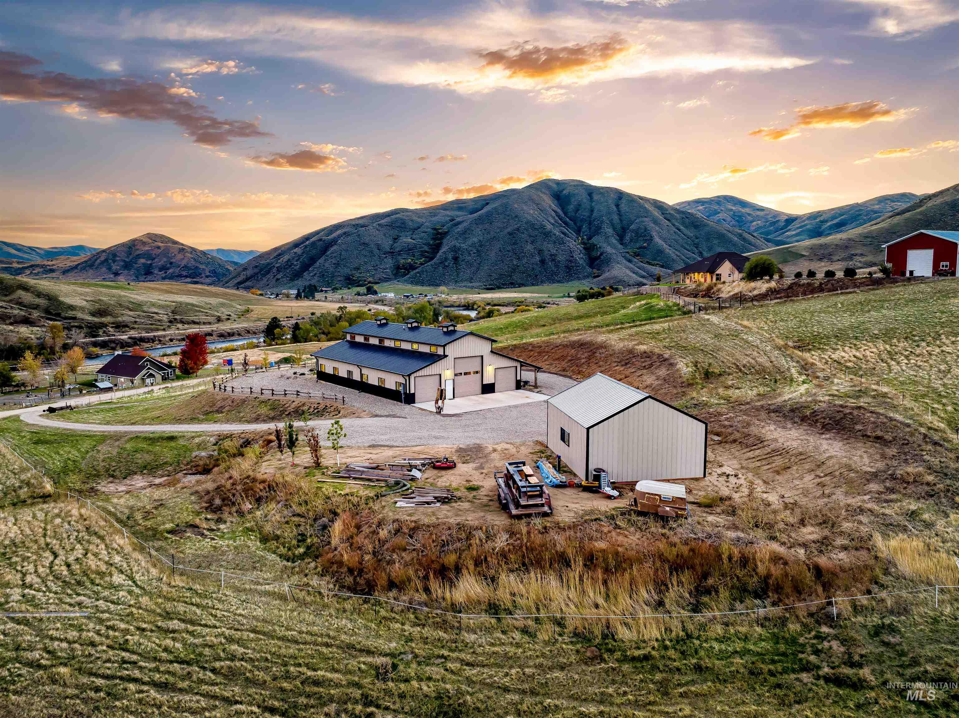 41 Watson Lane, Horseshoe Bend, Idaho 83629, 3 Bedrooms, 2.5 Bathrooms, Residential For Sale, Price $900,000, 98987191