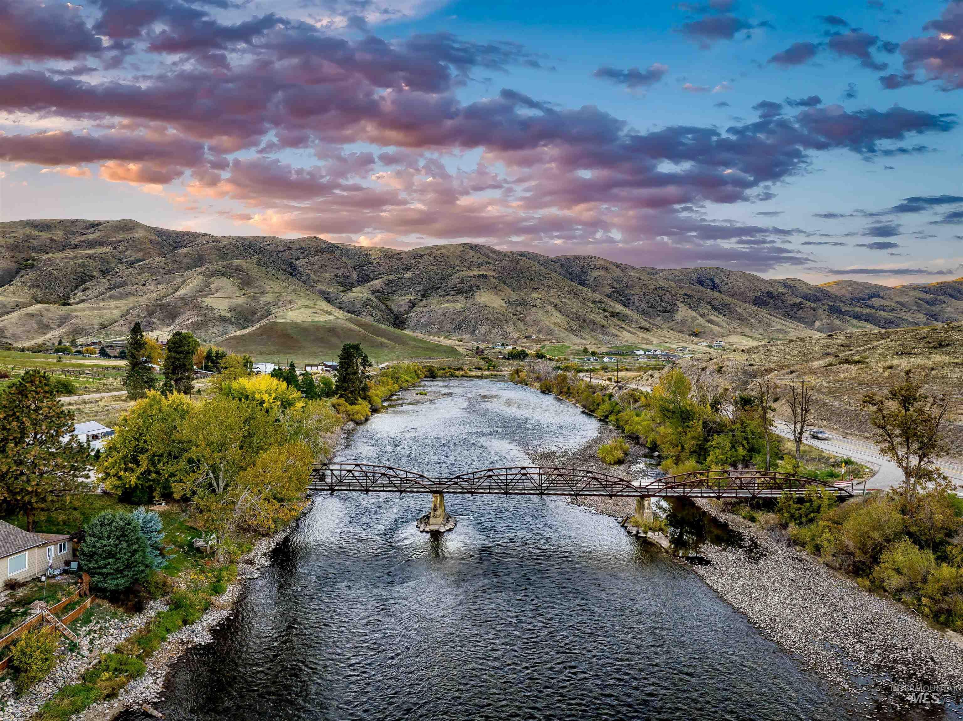 41 Watson Lane, Horseshoe Bend, Idaho 83629, 3 Bedrooms, 2.5 Bathrooms, Residential For Sale, Price $900,000, 98987191