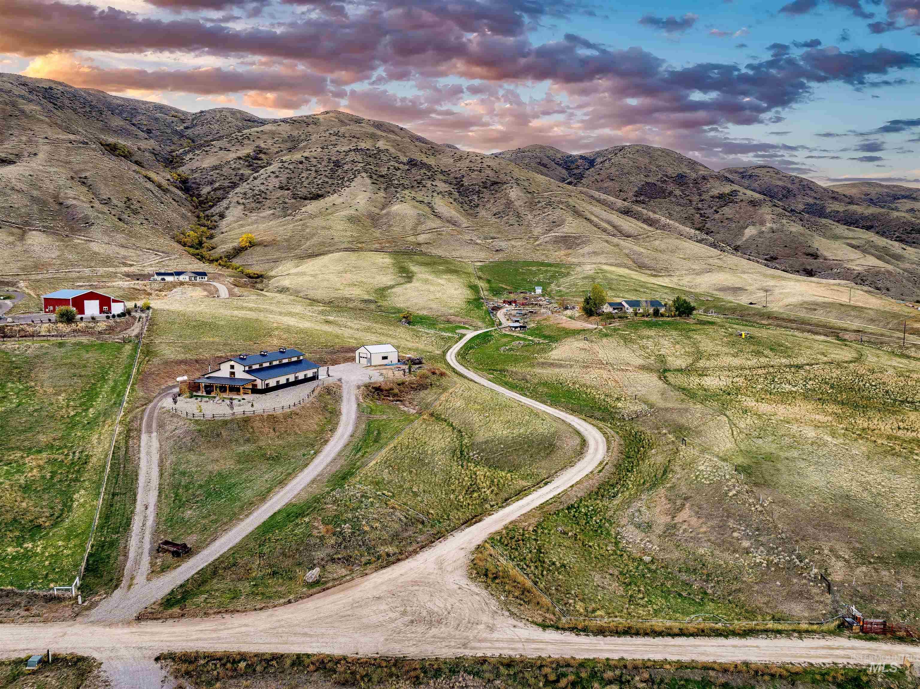 41 Watson Lane, Horseshoe Bend, Idaho 83629, 3 Bedrooms, 2.5 Bathrooms, Residential For Sale, Price $900,000, 98987191