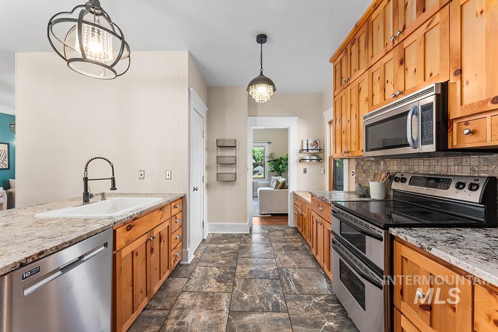 1000 N 21st, Boise, Idaho 83702, 3 Bedrooms, 3 Bathrooms, Residential For Sale, Price $1,089,000, 98987194