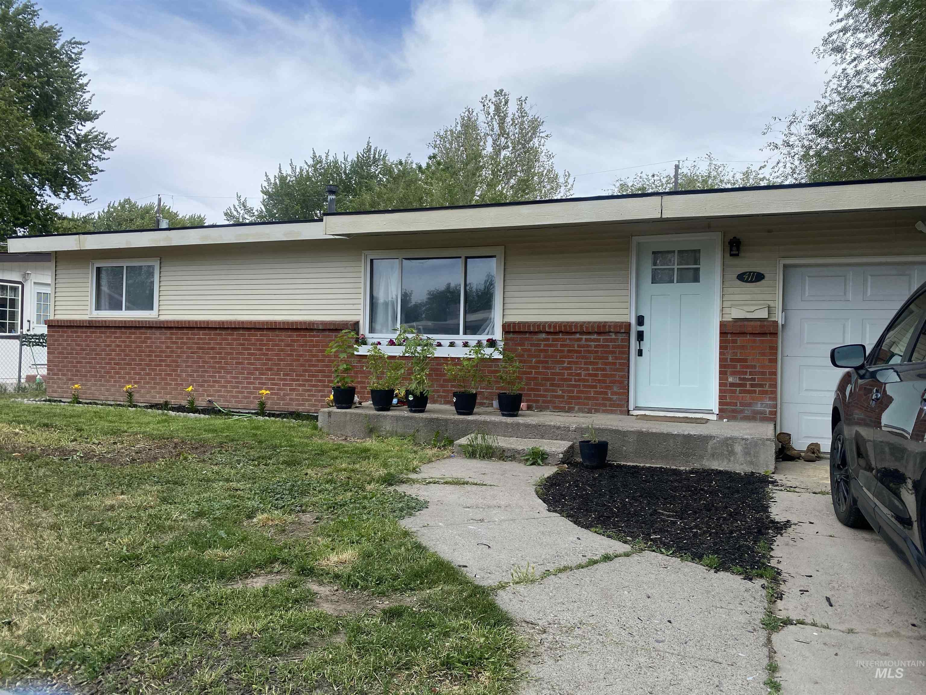 411 Chestnut, Mountain Home, Idaho 83647, 3 Bedrooms, 2 Bathrooms, Residential For Sale, Price $309,900, 98987197