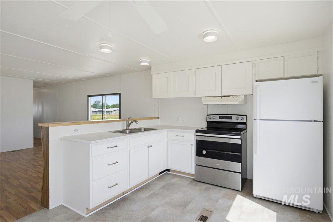 1600 E Main St, Emmett, Idaho 83617, 2 Bedrooms, 1 Bathroom, Residential For Sale, Price $59,500, 98987198