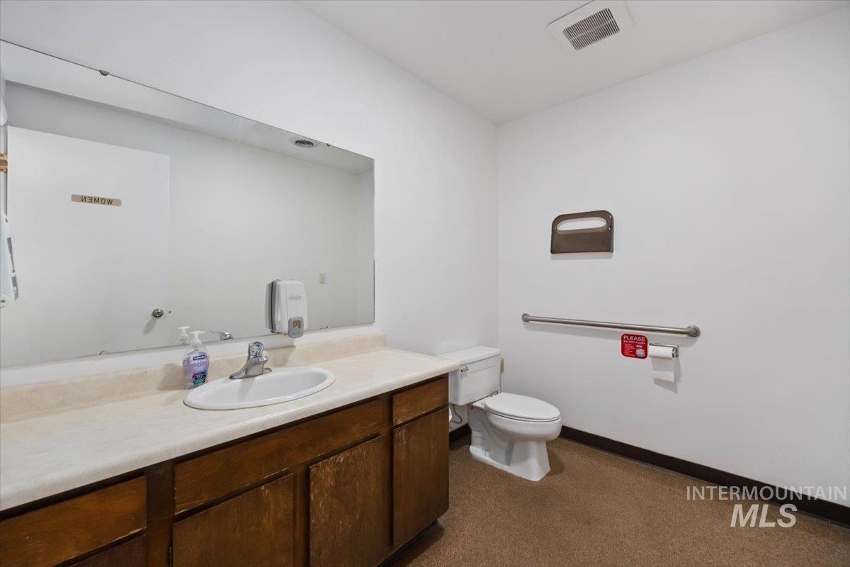 414 Lincoln Ave N, Jerome, Idaho 83338, 2 Rooms, Business/Commercial For Sale, Price $575,000, 98987199