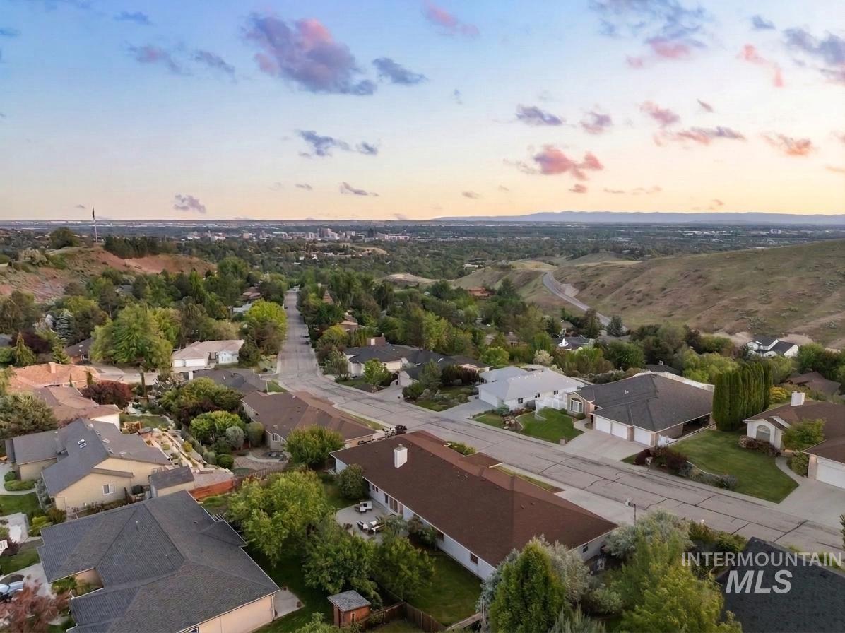4156 N La Mesita Way, Boise, Idaho 83702, 5 Bedrooms, 2.5 Bathrooms, Residential For Sale, Price $1,375,000, 98987200