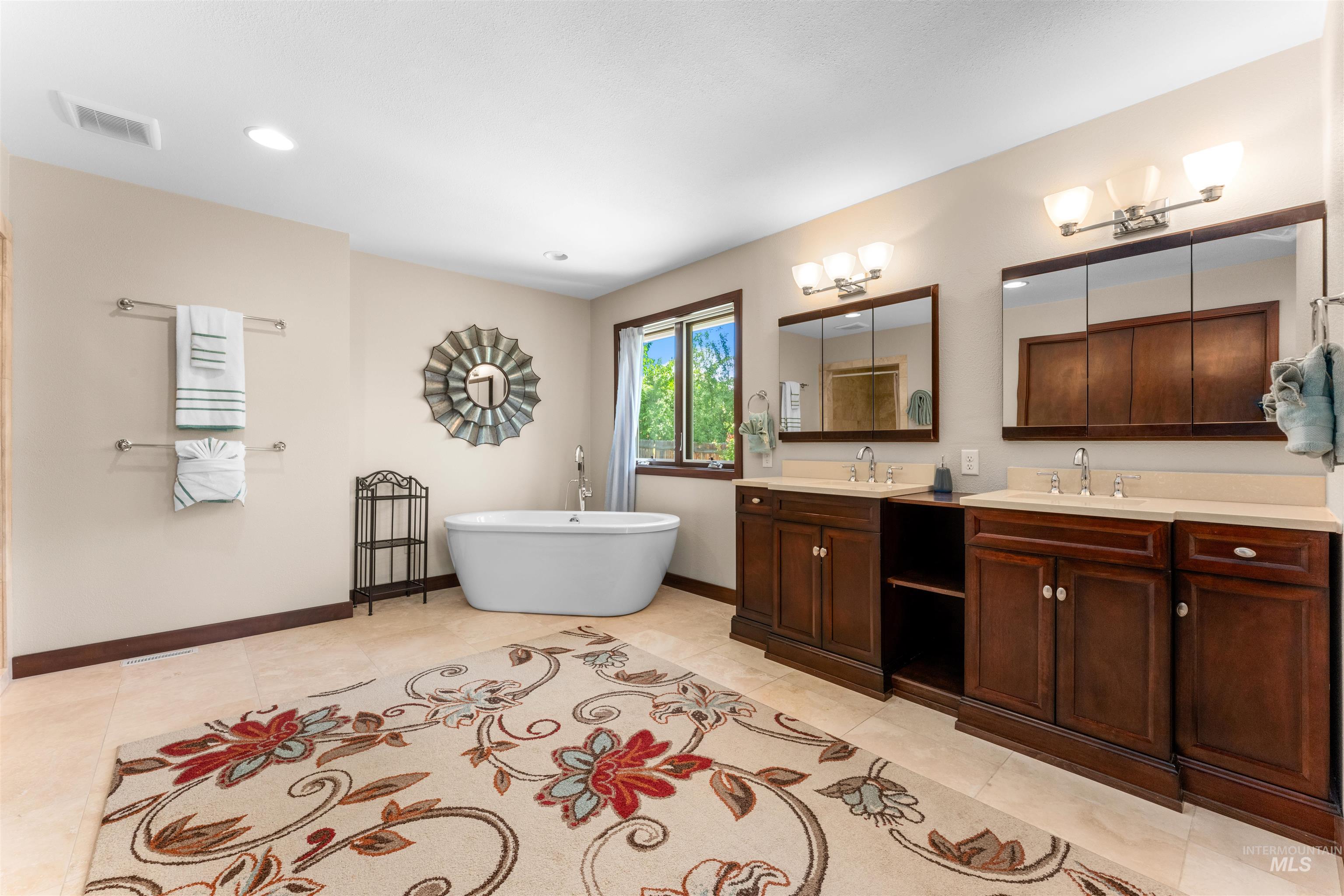 4156 N La Mesita Way, Boise, Idaho 83702, 5 Bedrooms, 2.5 Bathrooms, Residential For Sale, Price $1,375,000, 98987200