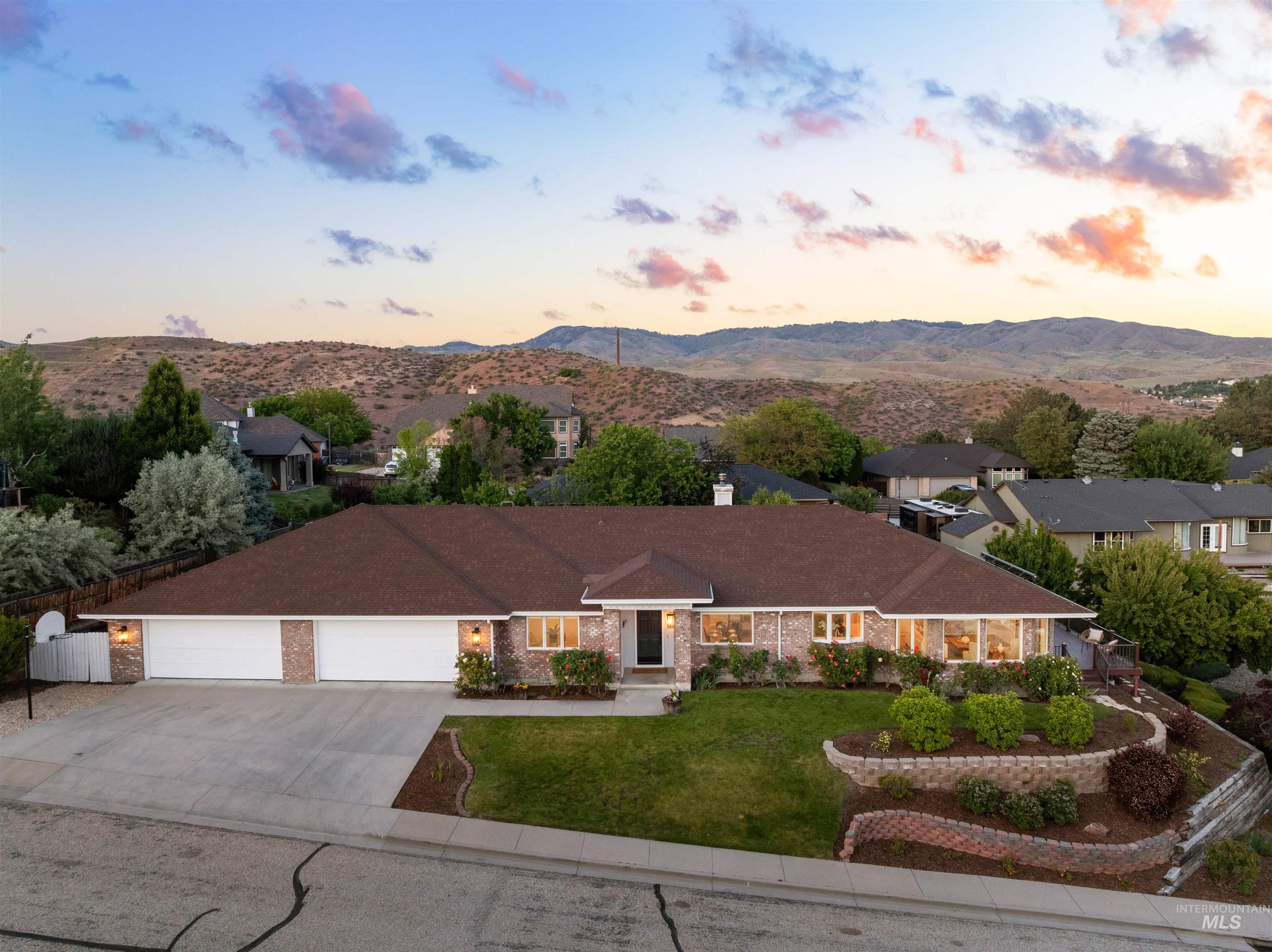 4156 N La Mesita Way, Boise, Idaho 83702, 5 Bedrooms, 2.5 Bathrooms, Residential For Sale, Price $1,375,000, 98987200