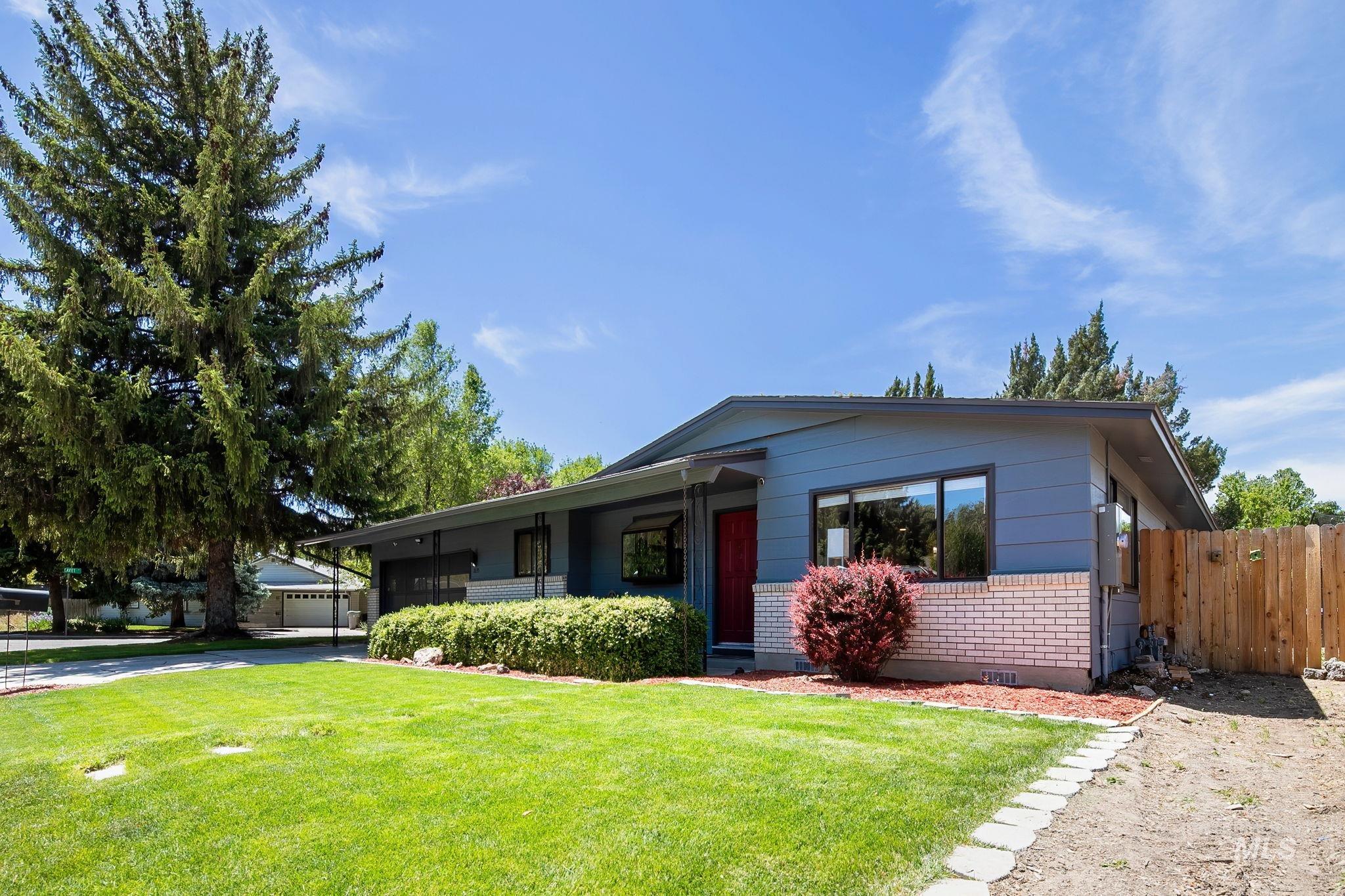 2135 N Dalton Ave, Boise, Idaho 83704, 3 Bedrooms, 2 Bathrooms, Residential For Sale, Price $479,900, 98987204