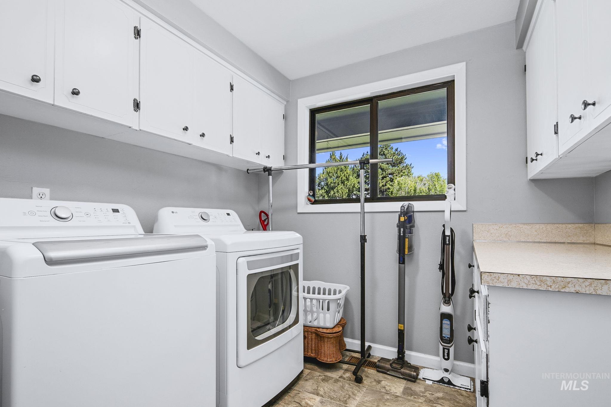 2135 N Dalton Ave, Boise, Idaho 83704, 3 Bedrooms, 2 Bathrooms, Residential For Sale, Price $479,900, 98987204