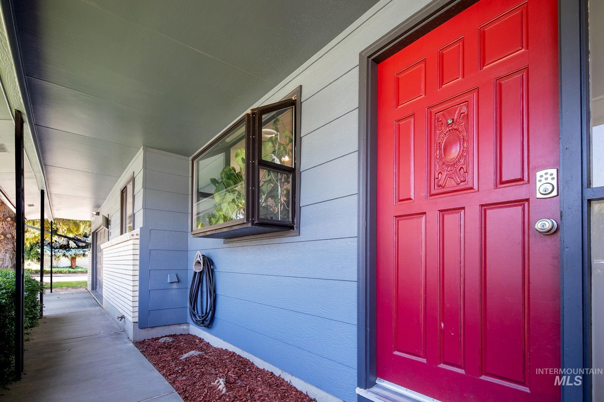 2135 N Dalton Ave, Boise, Idaho 83704, 3 Bedrooms, 2 Bathrooms, Residential For Sale, Price $479,900, 98987204