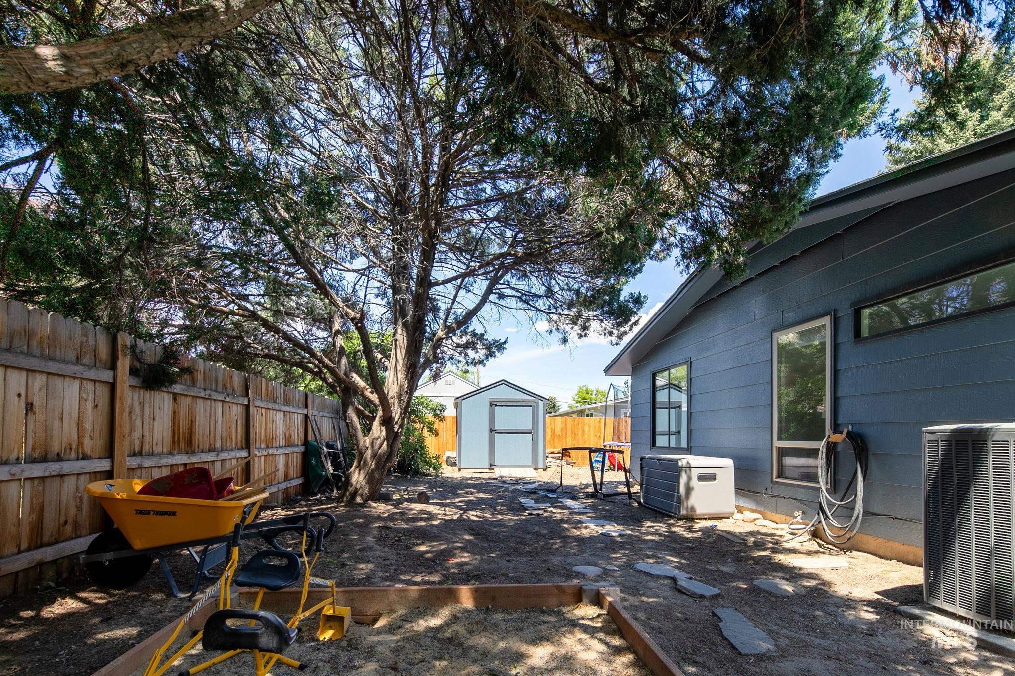 2135 N Dalton Ave, Boise, Idaho 83704, 3 Bedrooms, 2 Bathrooms, Residential For Sale, Price $479,900, 98987204