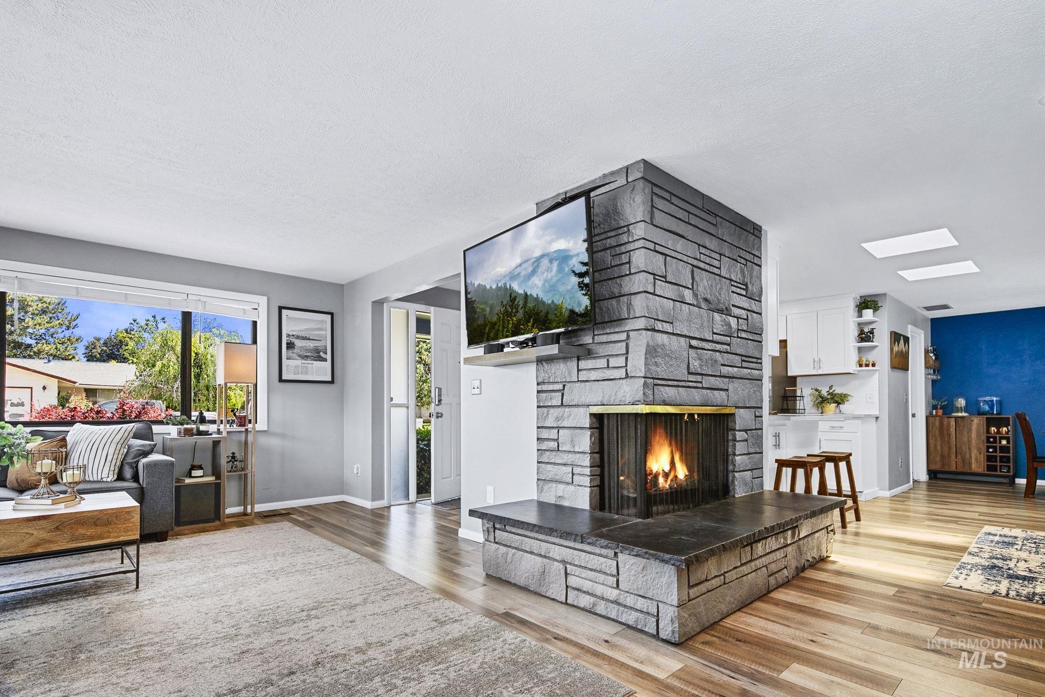 2135 N Dalton Ave, Boise, Idaho 83704, 3 Bedrooms, 2 Bathrooms, Residential For Sale, Price $479,900, 98987204