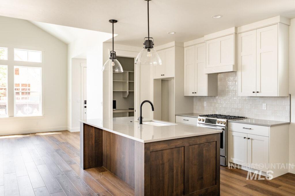 1005 E Escalation St, Meridian, Idaho 83642, 3 Bedrooms, 2.5 Bathrooms, Residential For Sale, Price $584,900, 98987207