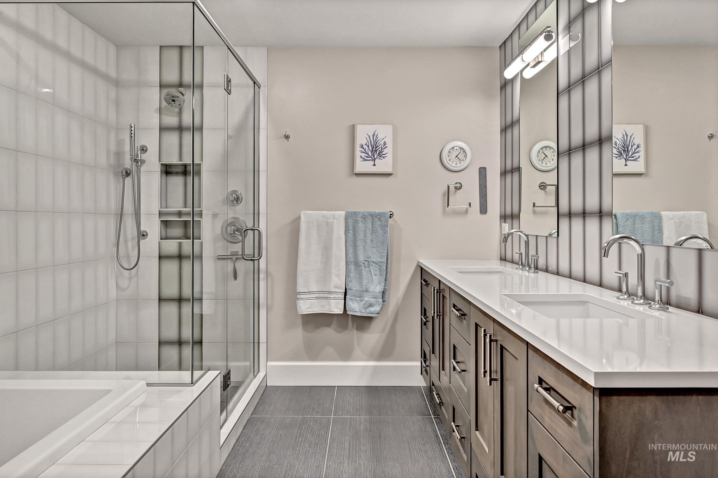 3075 W Crescent Rim Dr Apt 206, Boise, Idaho 83706-3067, 2 Bedrooms, 2.5 Bathrooms, Residential For Sale, Price $1,000,000, 98987210
