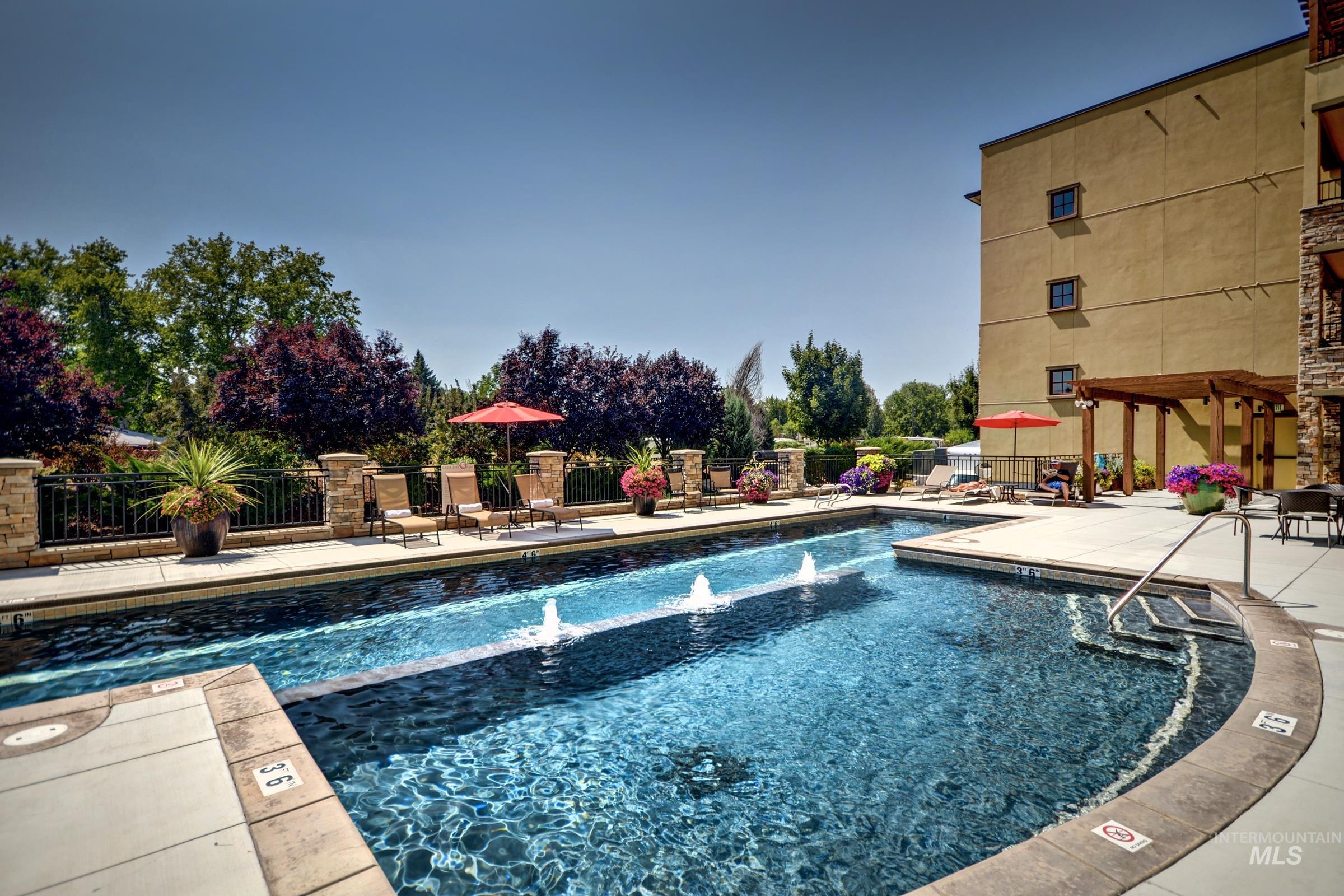 3075 W Crescent Rim Dr Apt 206, Boise, Idaho 83706-3067, 2 Bedrooms, 2.5 Bathrooms, Residential For Sale, Price $1,000,000, 98987210