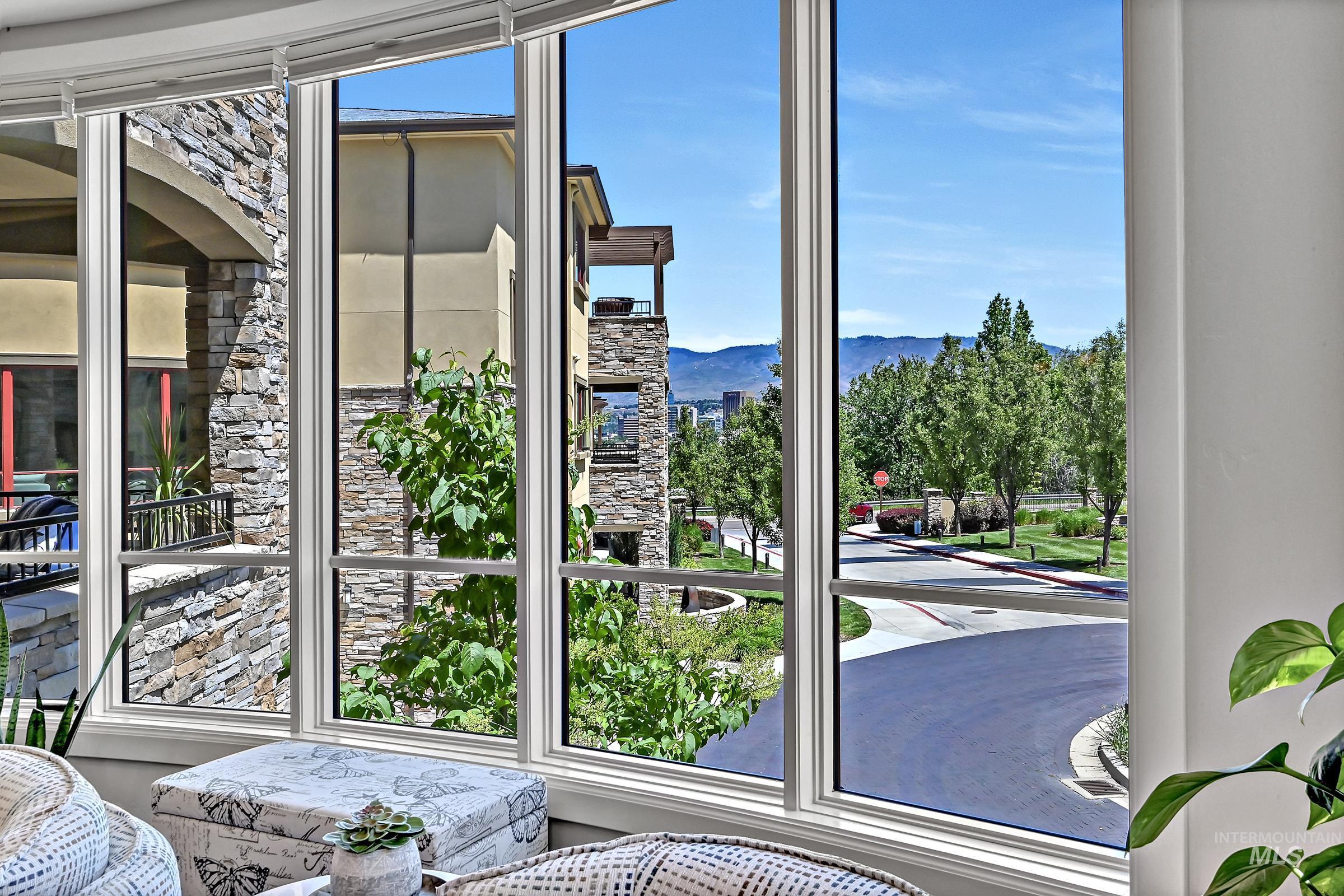 3075 W Crescent Rim Dr Apt 206, Boise, Idaho 83706-3067, 2 Bedrooms, 2.5 Bathrooms, Residential For Sale, Price $1,000,000, 98987210