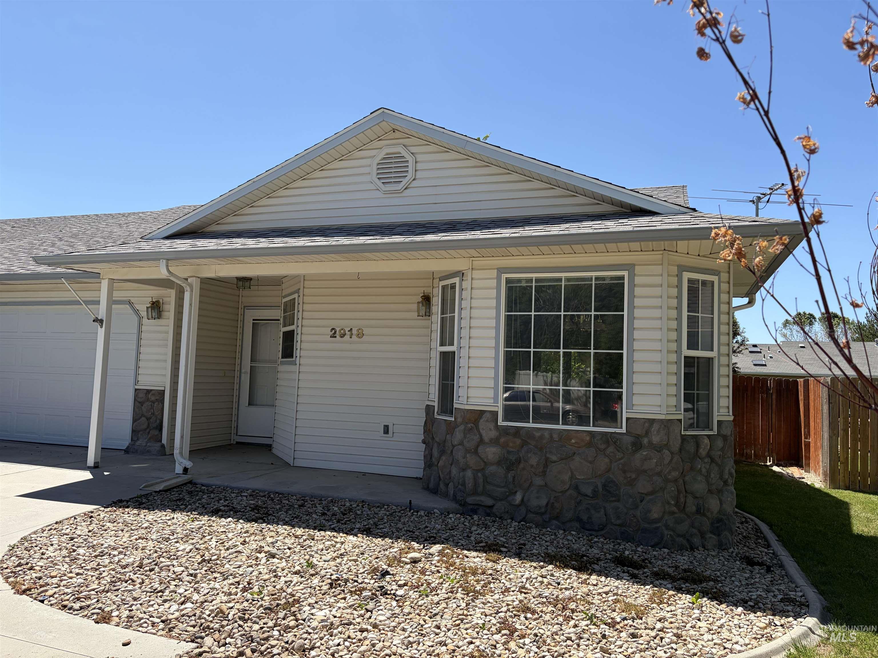 2918 Airport Ave, Caldwell, Idaho 83605, 2 Bedrooms, 2 Bathrooms, Residential For Sale, Price $315,000, 98987212