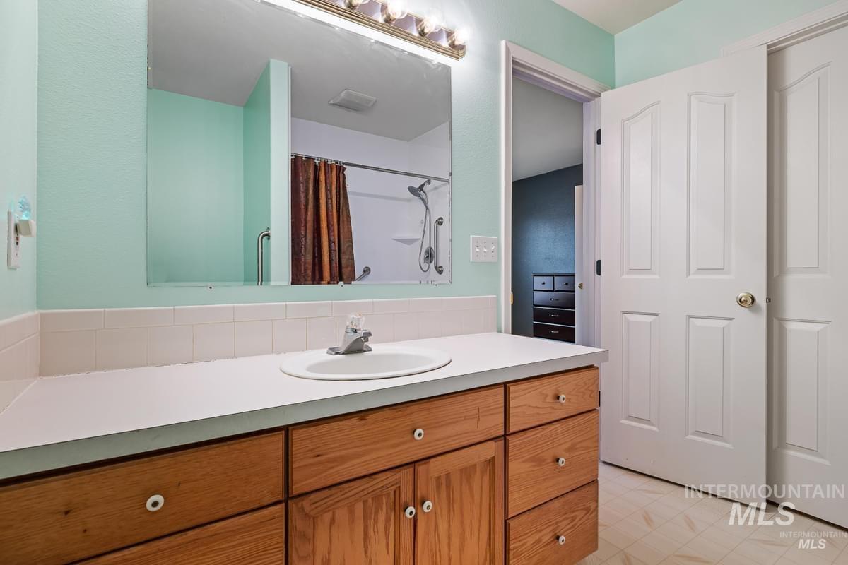 2918 Airport Ave, Caldwell, Idaho 83605, 2 Bedrooms, 2 Bathrooms, Residential For Sale, Price $315,000, 98987212