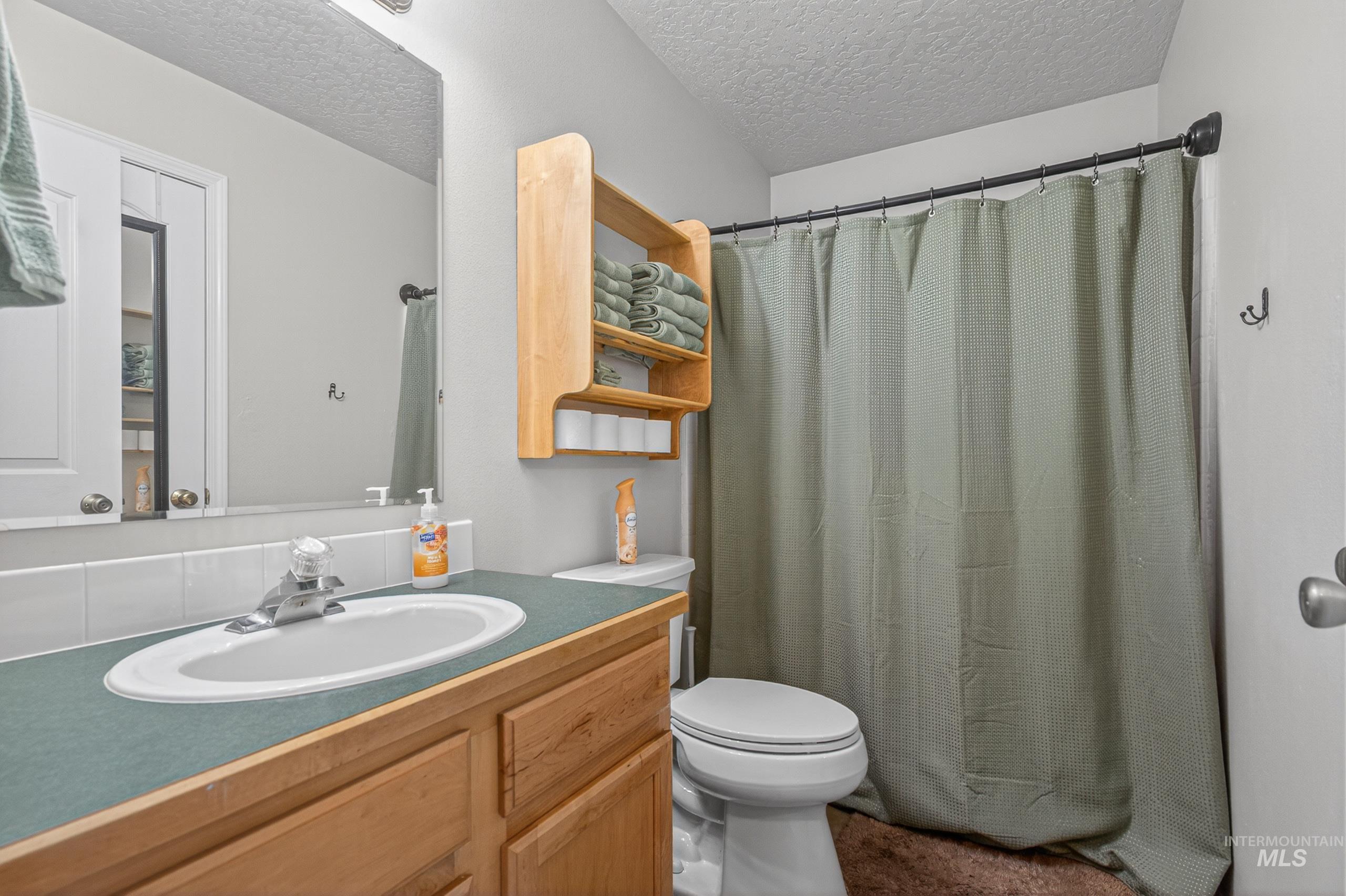 1627 Thorn Creek Ct., Nampa, Idaho 83686, 3 Bedrooms, 2.5 Bathrooms, Residential For Sale, Price $489,000, 98987213