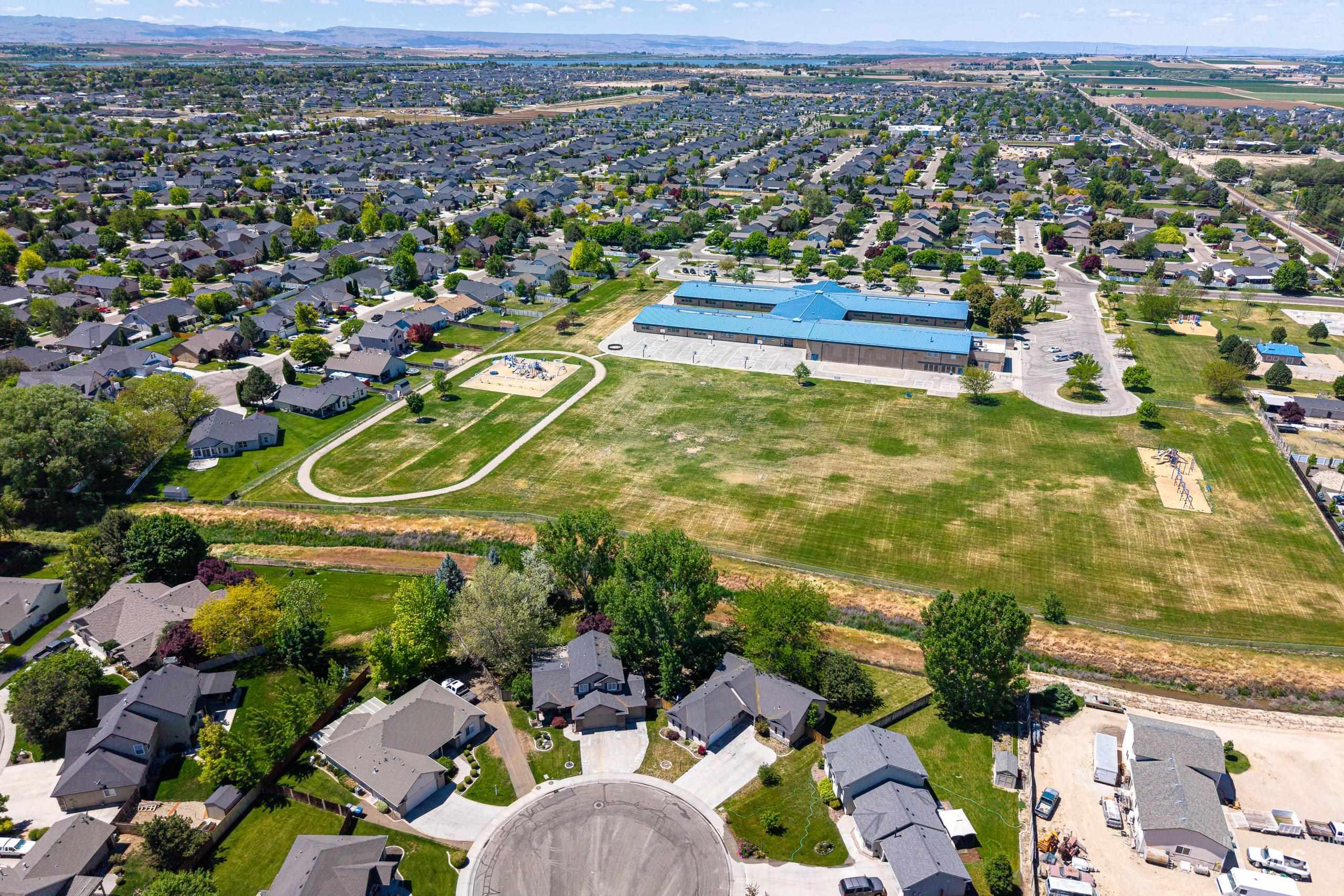 1627 Thorn Creek Ct., Nampa, Idaho 83686, 3 Bedrooms, 2.5 Bathrooms, Residential For Sale, Price $489,000, 98987213