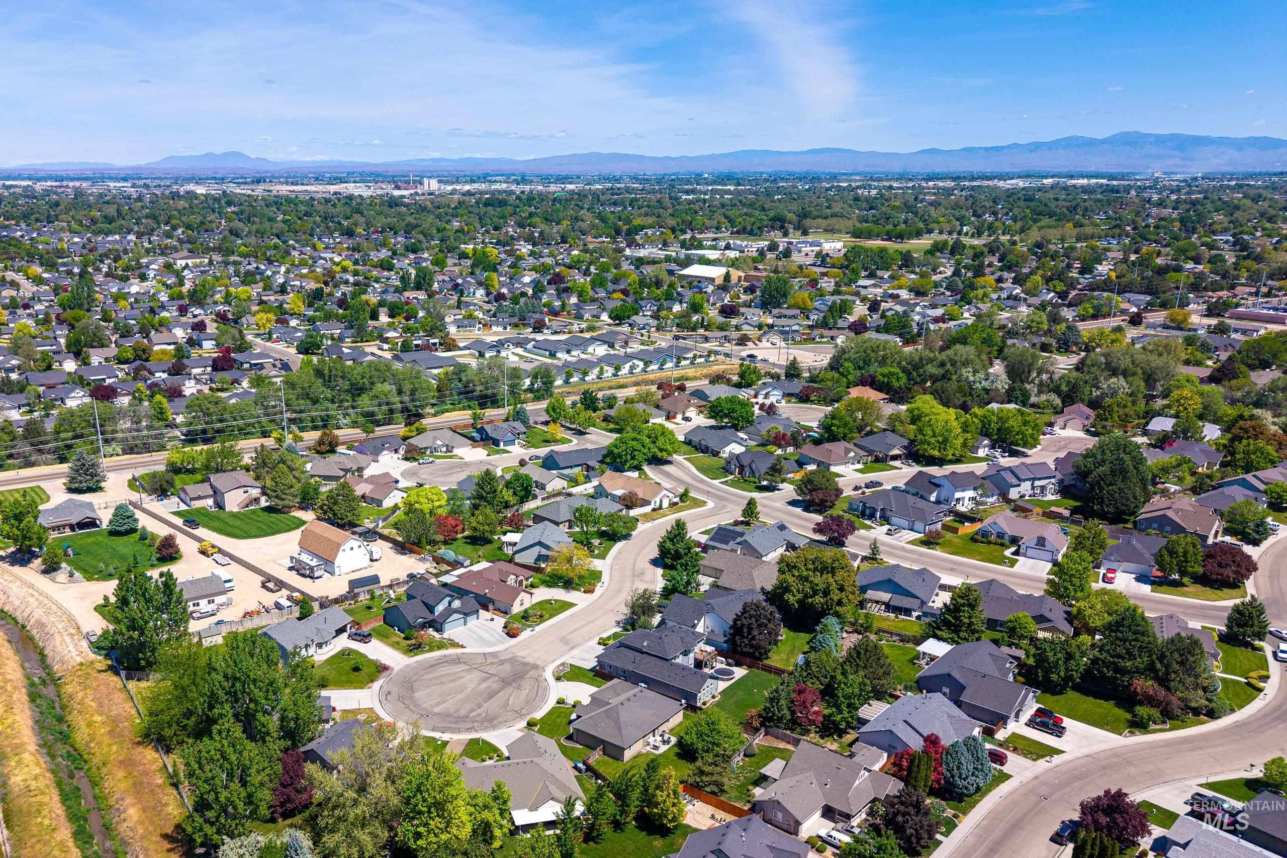 1627 Thorn Creek Ct., Nampa, Idaho 83686, 3 Bedrooms, 2.5 Bathrooms, Residential For Sale, Price $489,000, 98987213