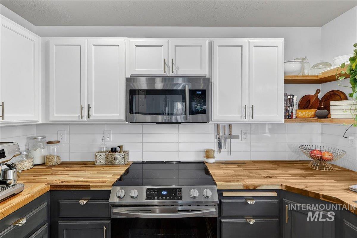 16451 Rainbow Drive, Nampa, Idaho 83687, 4 Bedrooms, 2.5 Bathrooms, Residential For Sale, Price $425,000, 98987215