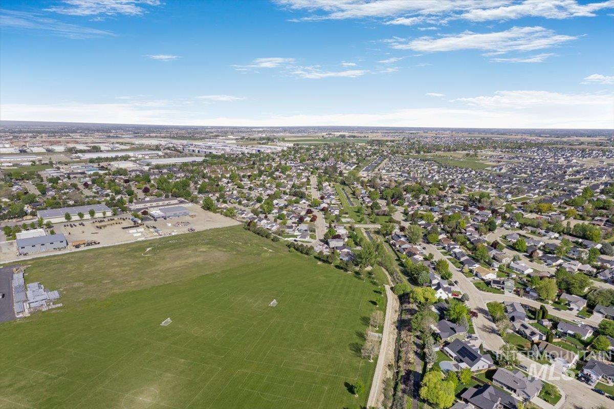16451 Rainbow Drive, Nampa, Idaho 83687, 4 Bedrooms, 2.5 Bathrooms, Residential For Sale, Price $425,000, 98987215