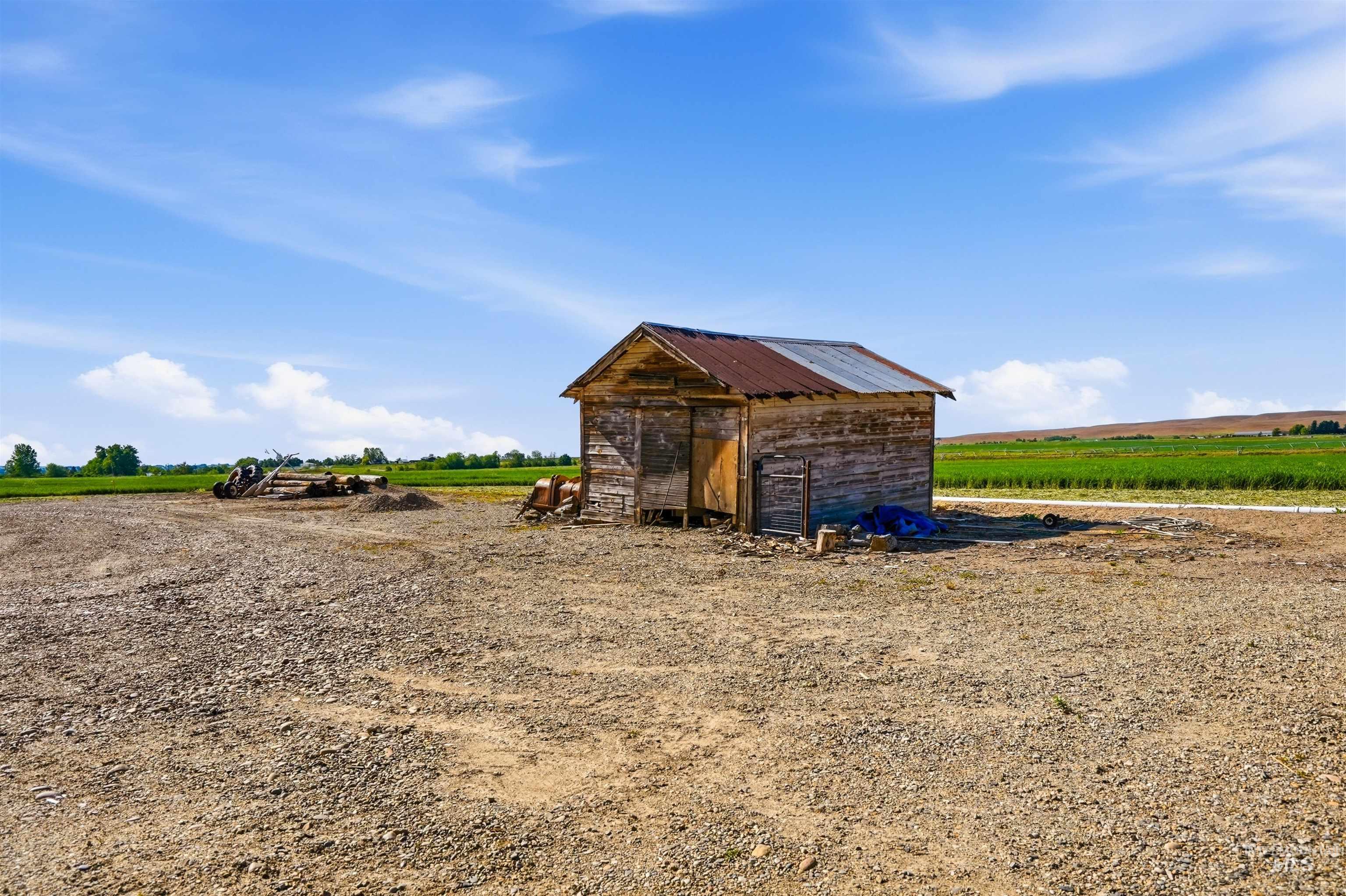 8600 Hillview RD, Emmett, Idaho 83617, 3 Bedrooms, 2 Bathrooms, Farm & Ranch For Sale, Price $899,000, 98987218