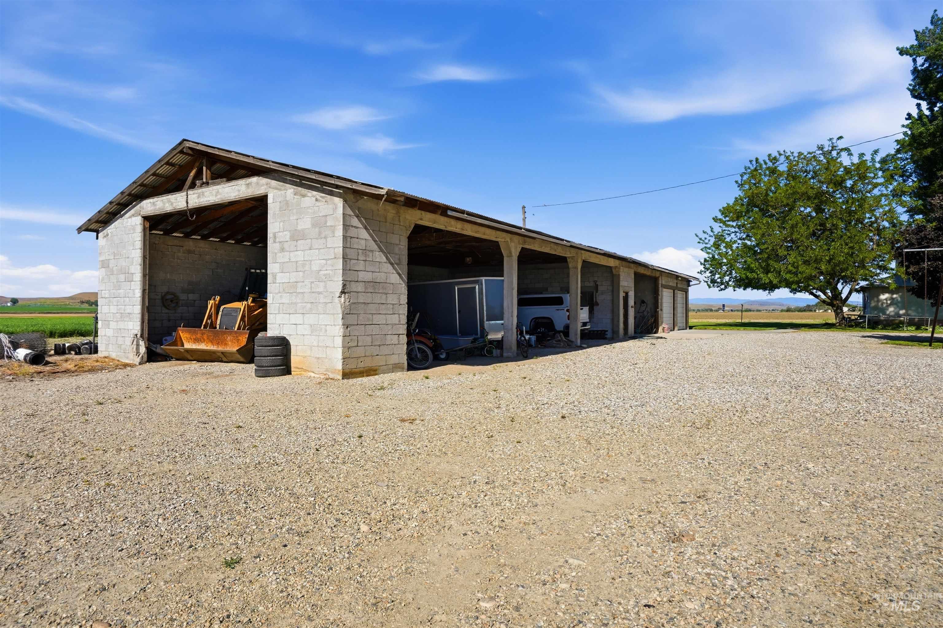 8600 Hillview RD, Emmett, Idaho 83617, 3 Bedrooms, 2 Bathrooms, Farm & Ranch For Sale, Price $899,000, 98987218