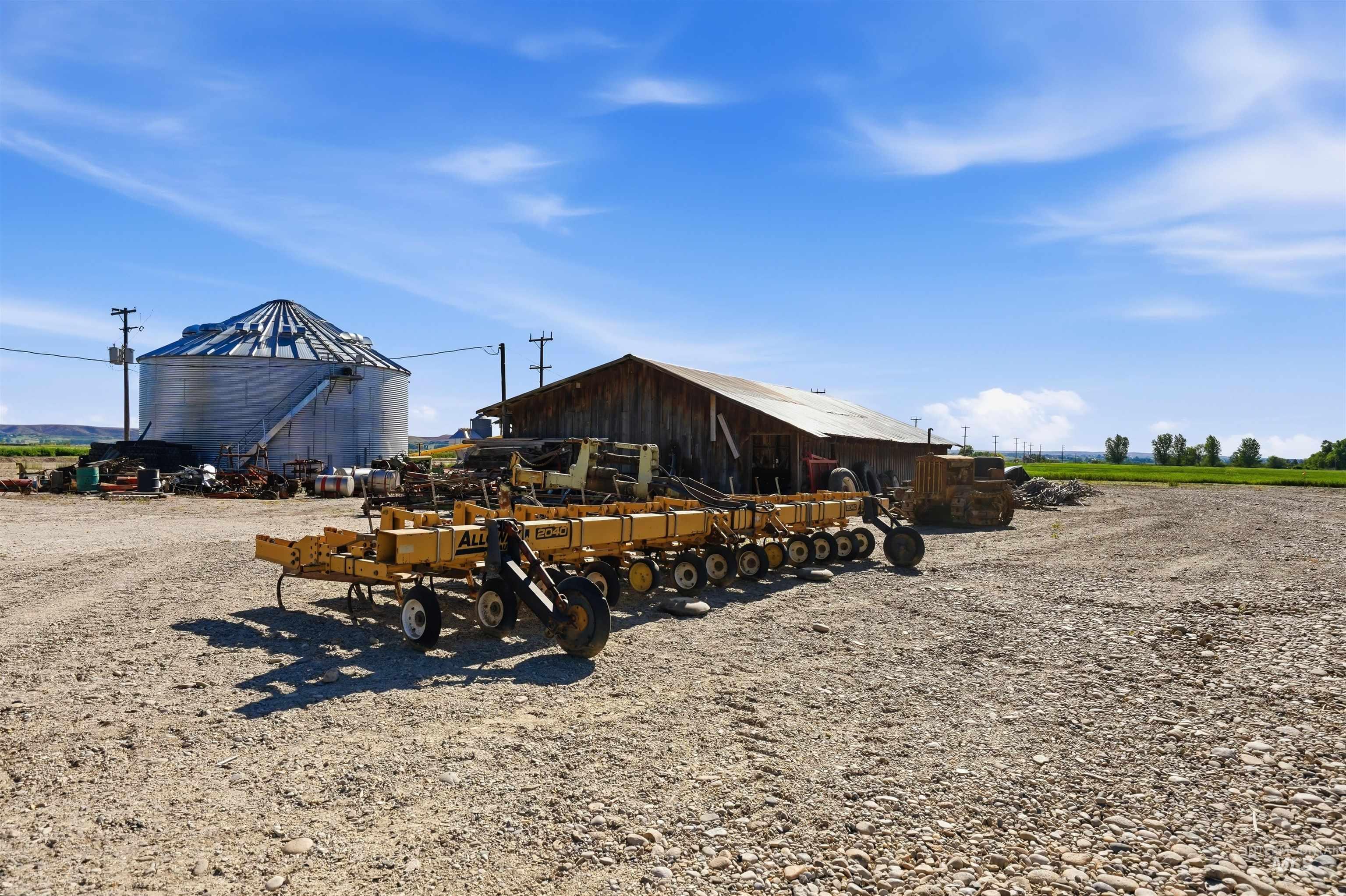 8600 Hillview RD, Emmett, Idaho 83617, 3 Bedrooms, 2 Bathrooms, Farm & Ranch For Sale, Price $899,000, 98987218