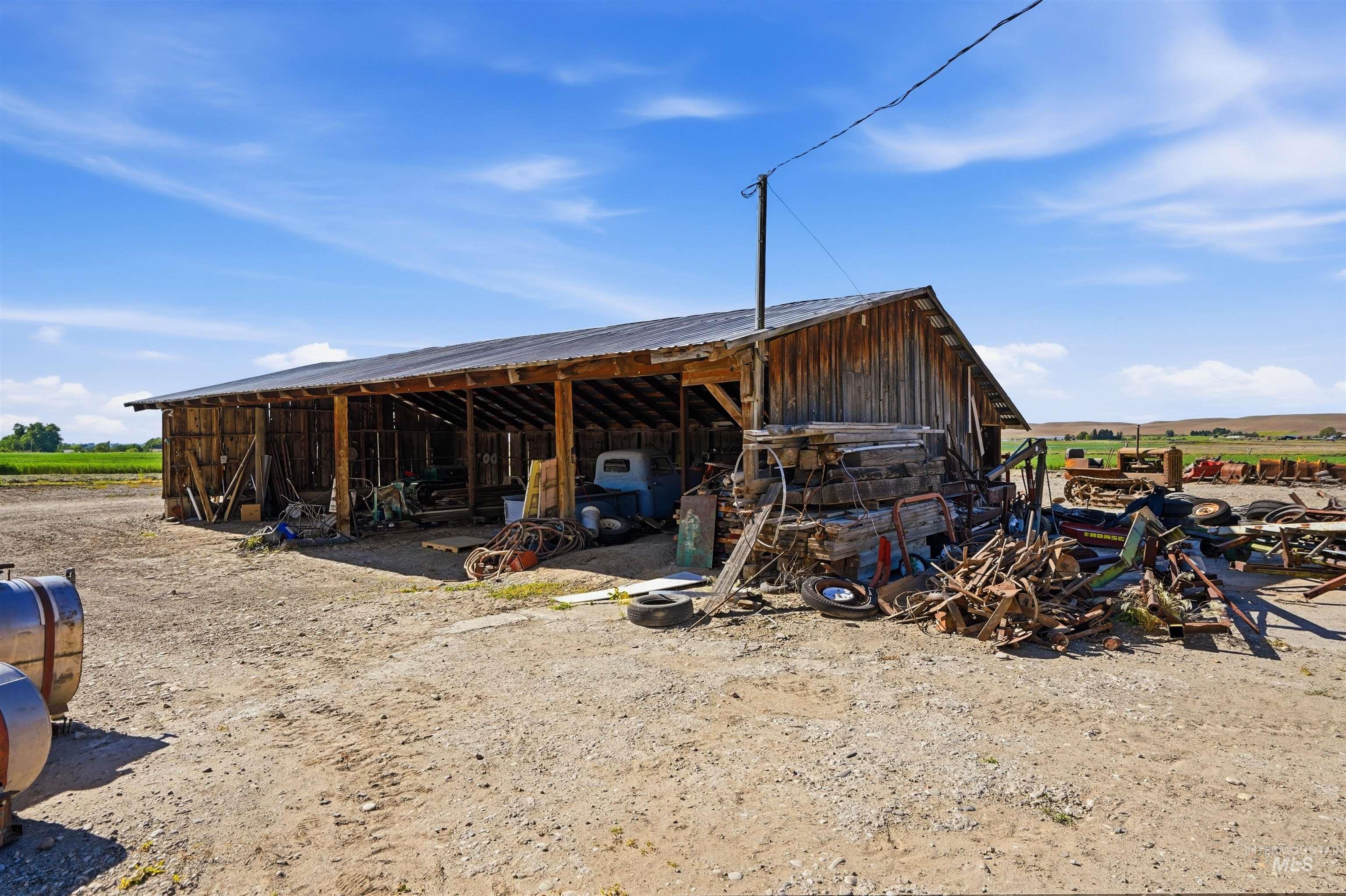 8600 Hillview RD, Emmett, Idaho 83617, 3 Bedrooms, 2 Bathrooms, Farm & Ranch For Sale, Price $899,000, 98987218