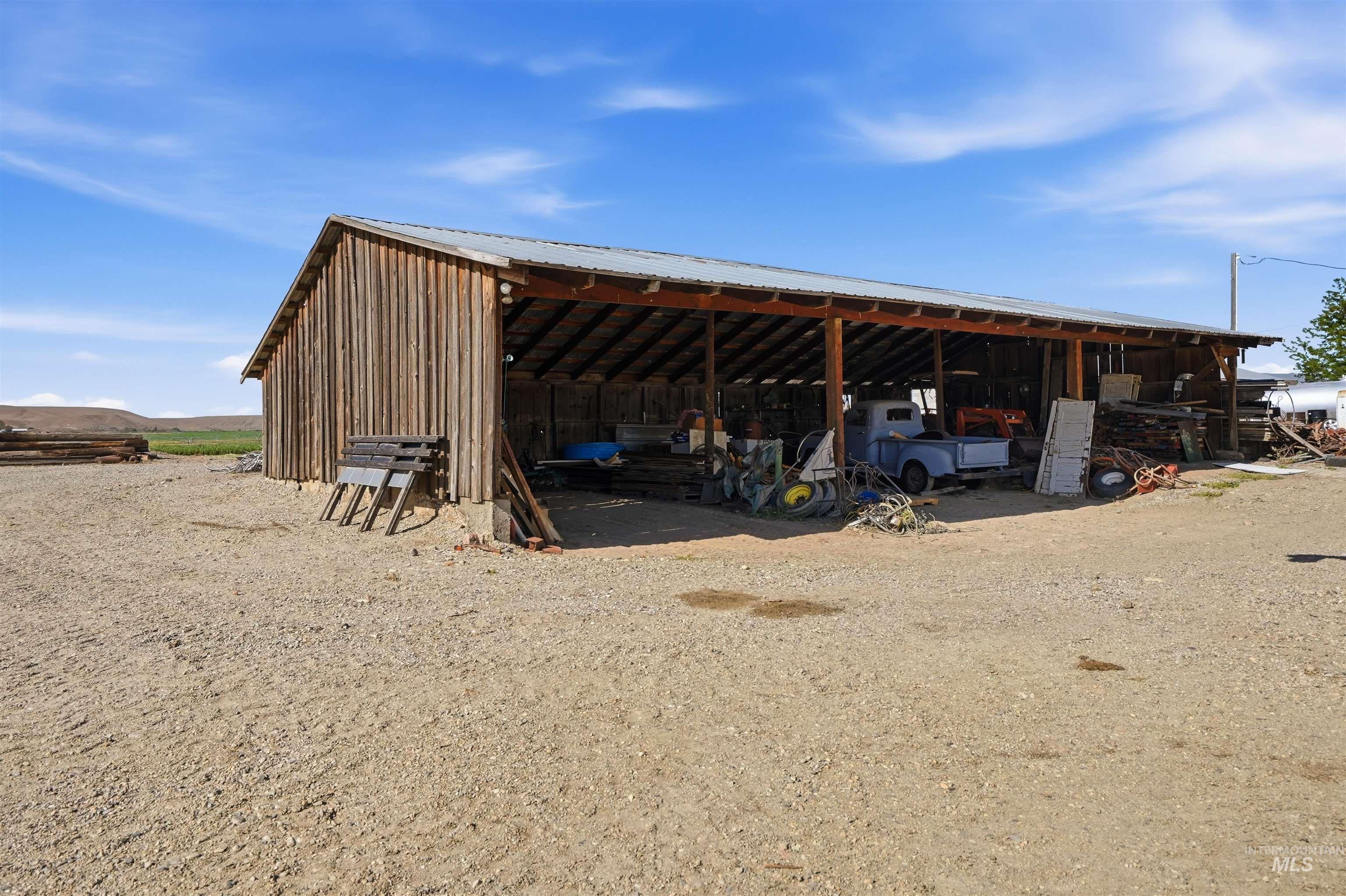 8600 Hillview RD, Emmett, Idaho 83617, 3 Bedrooms, 2 Bathrooms, Farm & Ranch For Sale, Price $899,000, 98987218