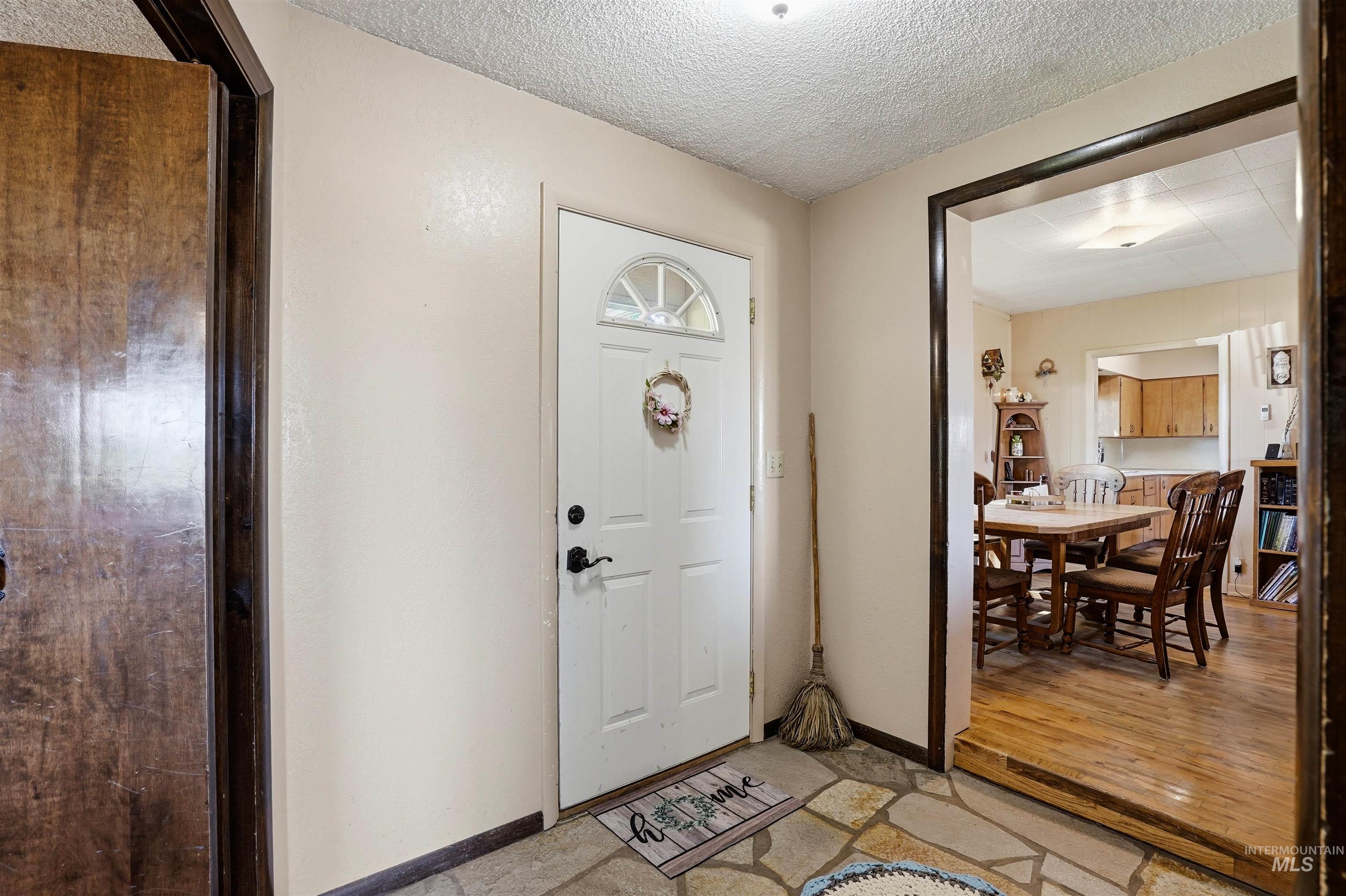 8600 Hillview RD, Emmett, Idaho 83617, 3 Bedrooms, 2 Bathrooms, Farm & Ranch For Sale, Price $899,000, 98987218