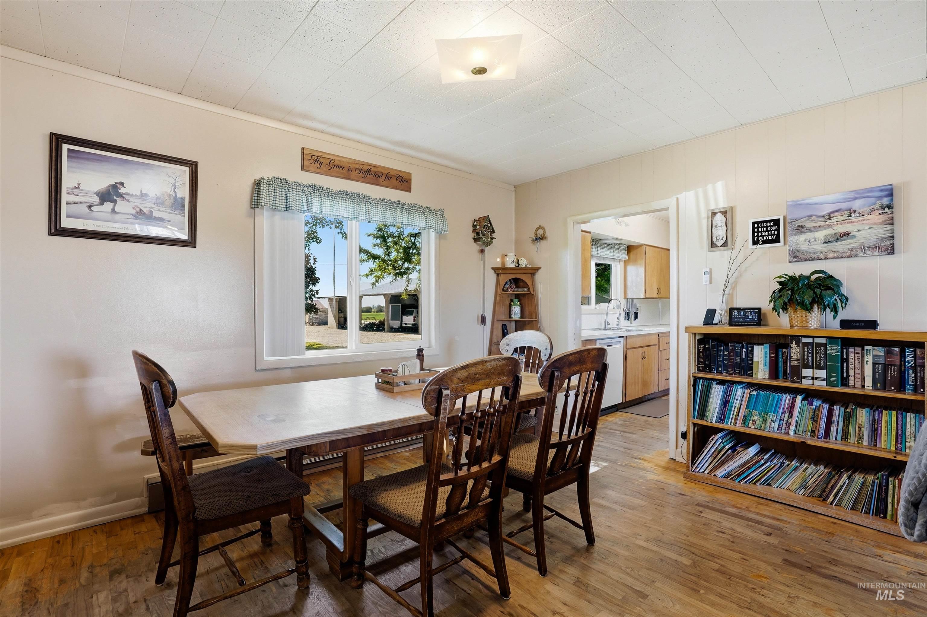 8600 Hillview RD, Emmett, Idaho 83617, 3 Bedrooms, 2 Bathrooms, Farm & Ranch For Sale, Price $899,000, 98987218