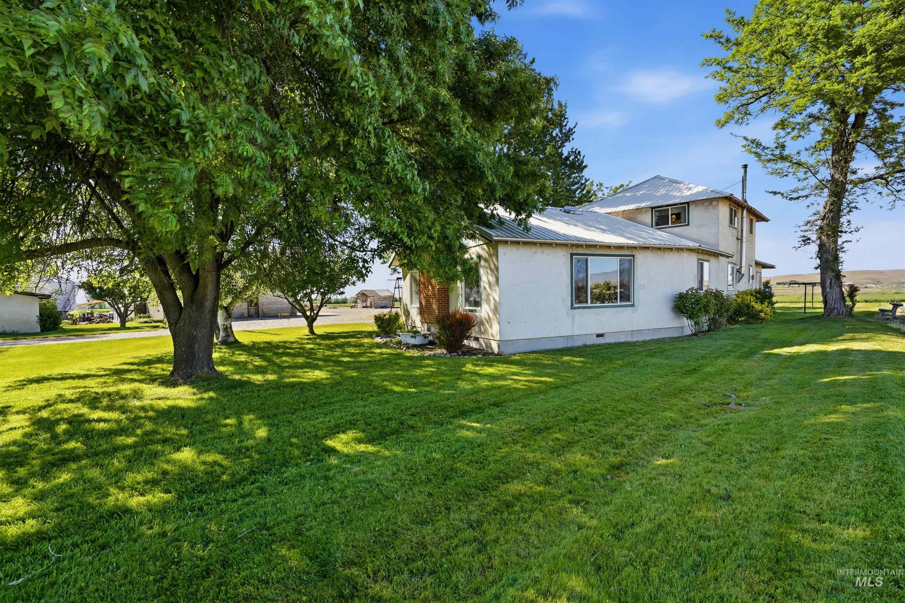 8600 Hillview RD, Emmett, Idaho 83617, 3 Bedrooms, 2 Bathrooms, Farm & Ranch For Sale, Price $899,000, 98987218