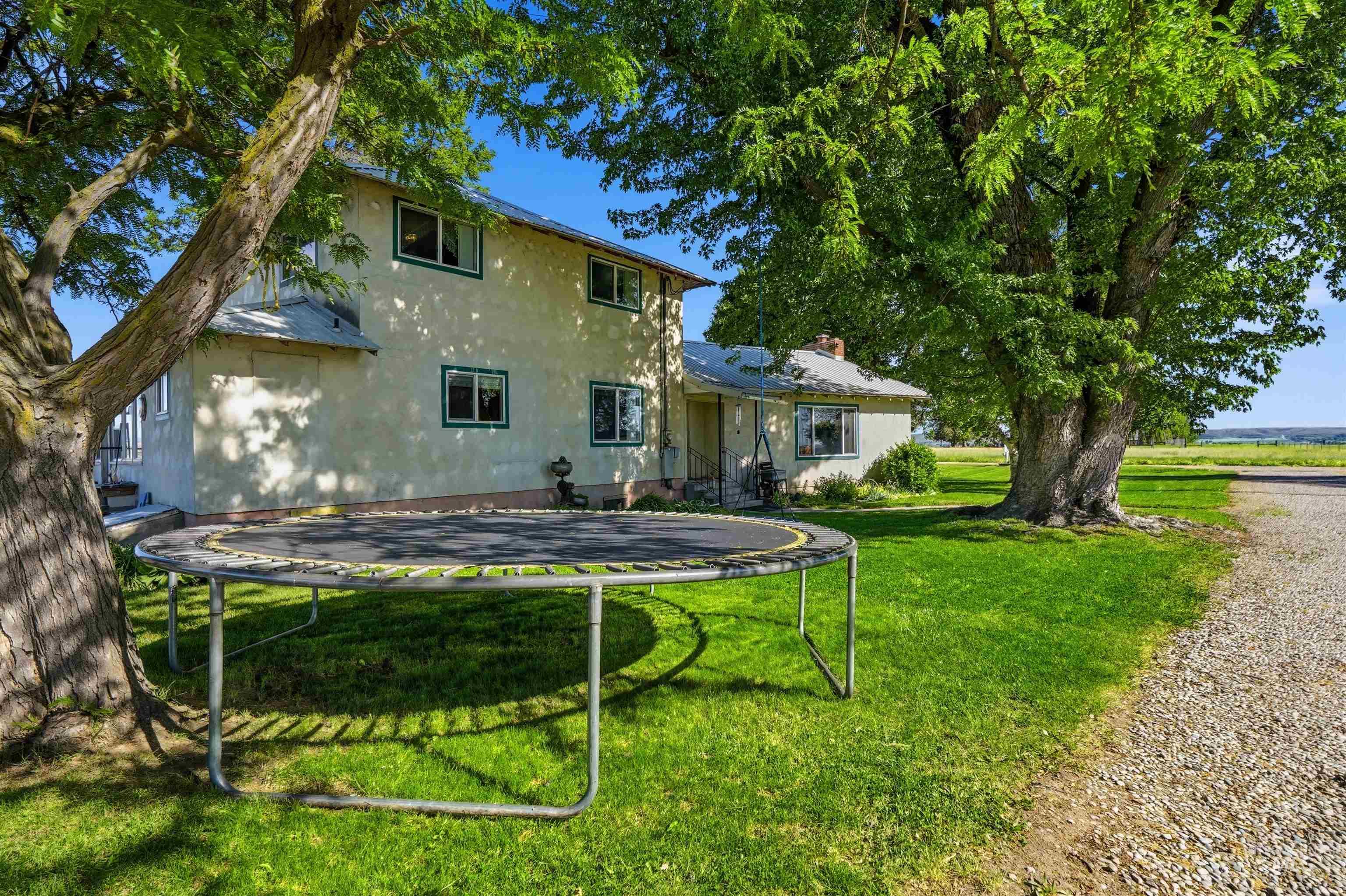 8600 Hillview RD, Emmett, Idaho 83617, 3 Bedrooms, 2 Bathrooms, Farm & Ranch For Sale, Price $899,000, 98987218
