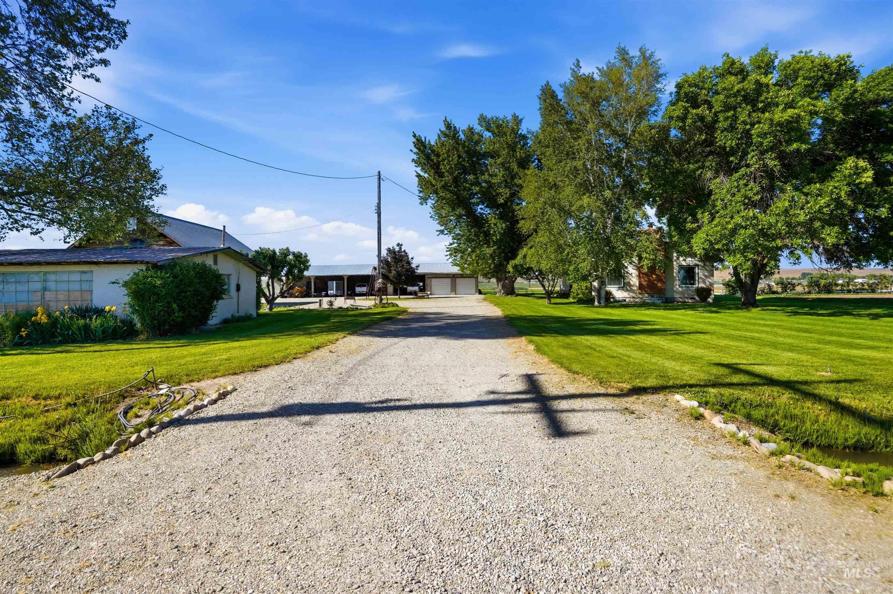 8600 Hillview RD, Emmett, Idaho 83617, 3 Bedrooms, 2 Bathrooms, Farm & Ranch For Sale, Price $899,000, 98987218