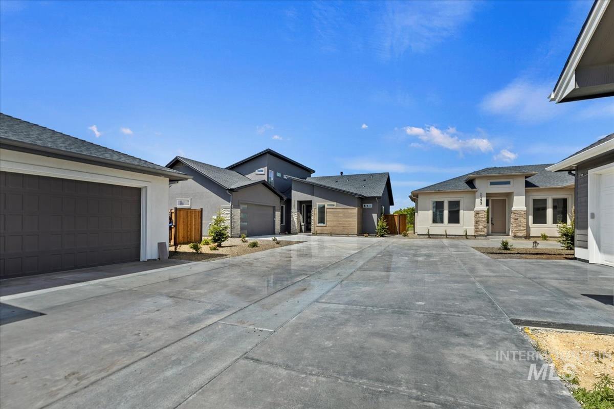 11179 S Corballis Ln, Kuna, Idaho 83634, 3 Bedrooms, 3 Bathrooms, Residential For Sale, Price $699,880, 98987221