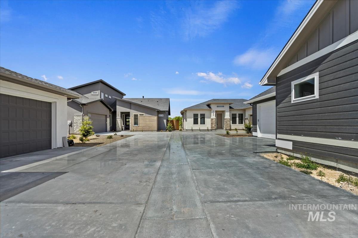 11179 S Corballis Ln, Kuna, Idaho 83634, 3 Bedrooms, 3 Bathrooms, Residential For Sale, Price $699,880, 98987221