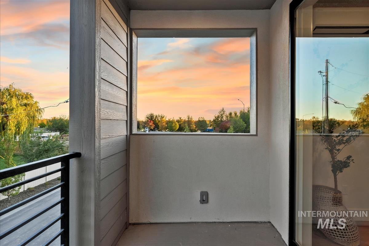 3243 W Moore Street, Boise, Idaho 83702, 3 Bedrooms, 3.5 Bathrooms, Residential For Sale, Price $789,900, 98987223