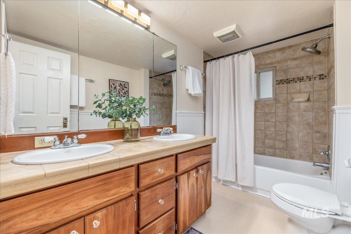 1403 N 7th Street, Boise, Idaho 83702, 3 Bedrooms, 1 Bathroom, Residential For Sale, Price $550,000, 98987226