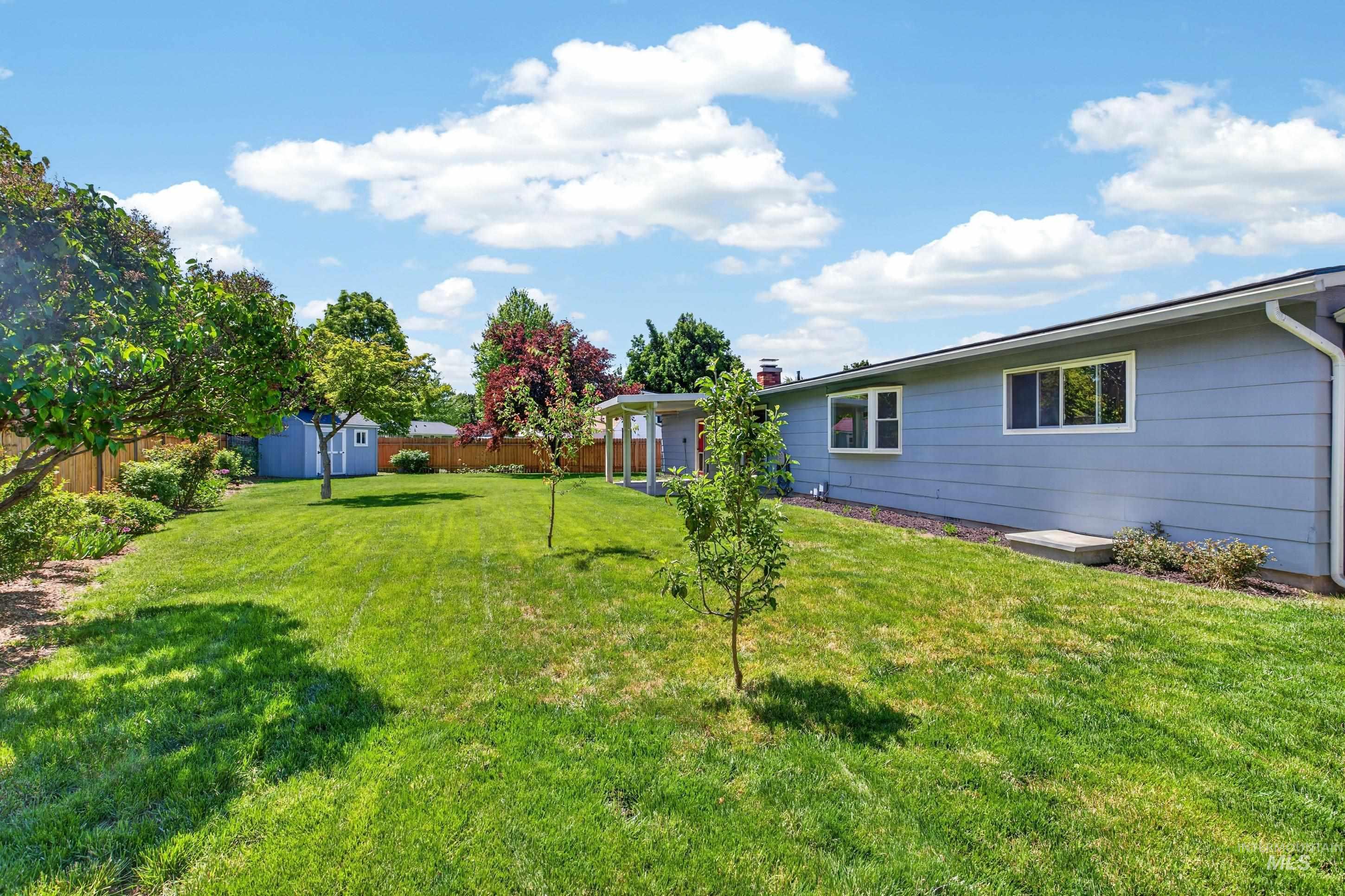 9675 W Caraway Dr, Boise, Idaho 83704, 3 Bedrooms, 2 Bathrooms, Residential For Sale, Price $468,000, 98987231