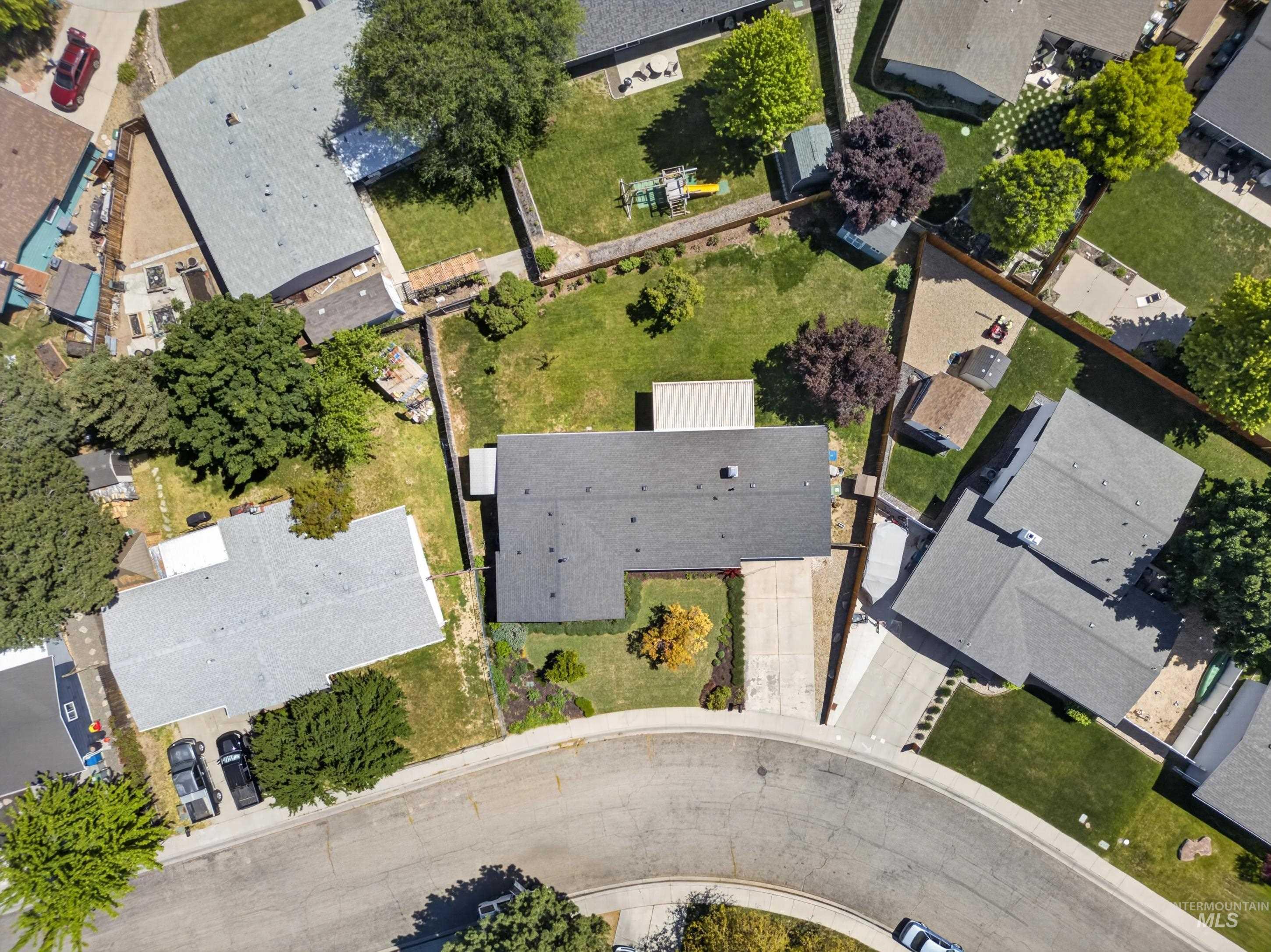 9675 W Caraway Dr, Boise, Idaho 83704, 3 Bedrooms, 2 Bathrooms, Residential For Sale, Price $468,000, 98987231