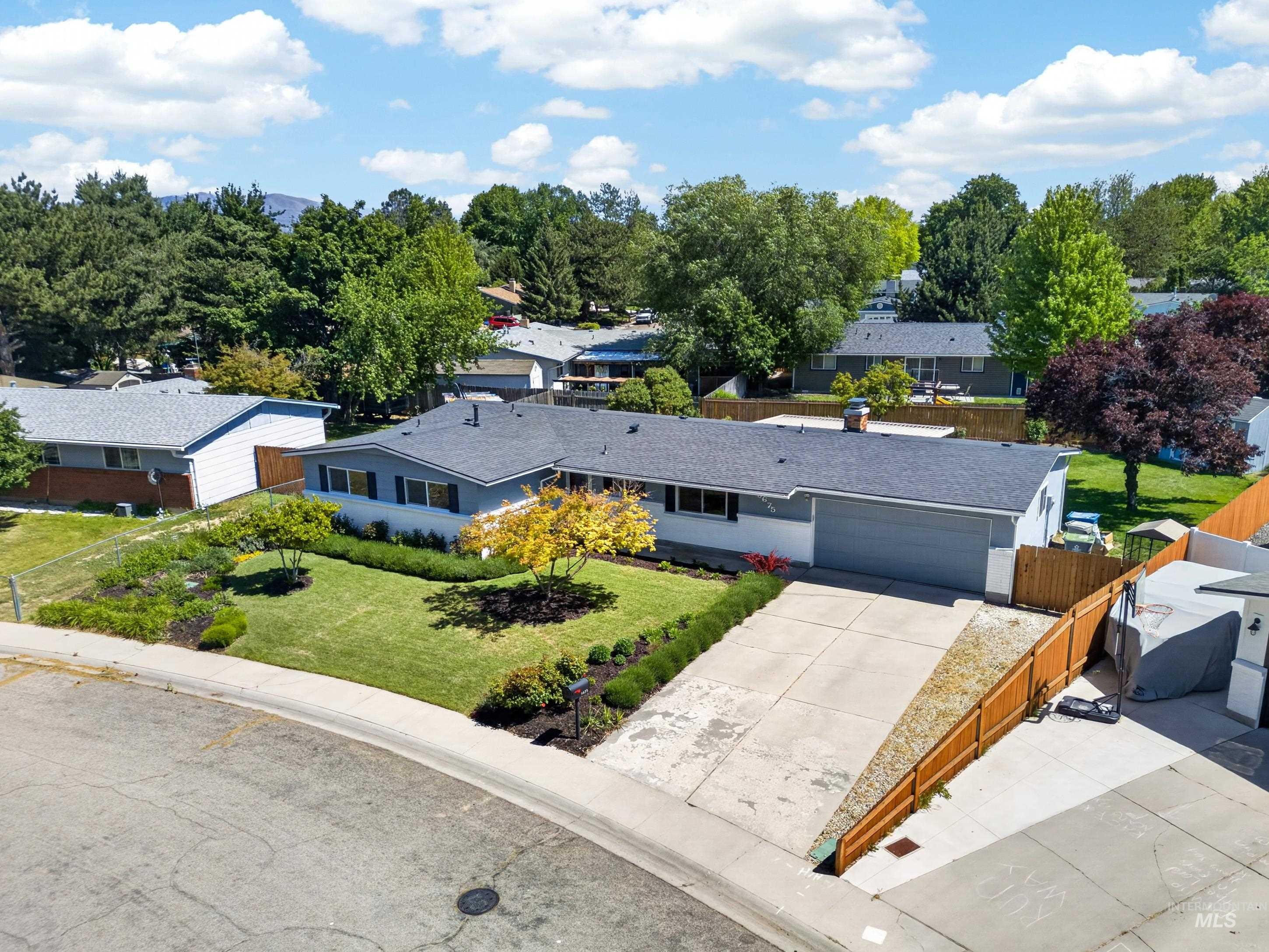 9675 W Caraway Dr, Boise, Idaho 83704, 3 Bedrooms, 2 Bathrooms, Residential For Sale, Price $468,000, 98987231