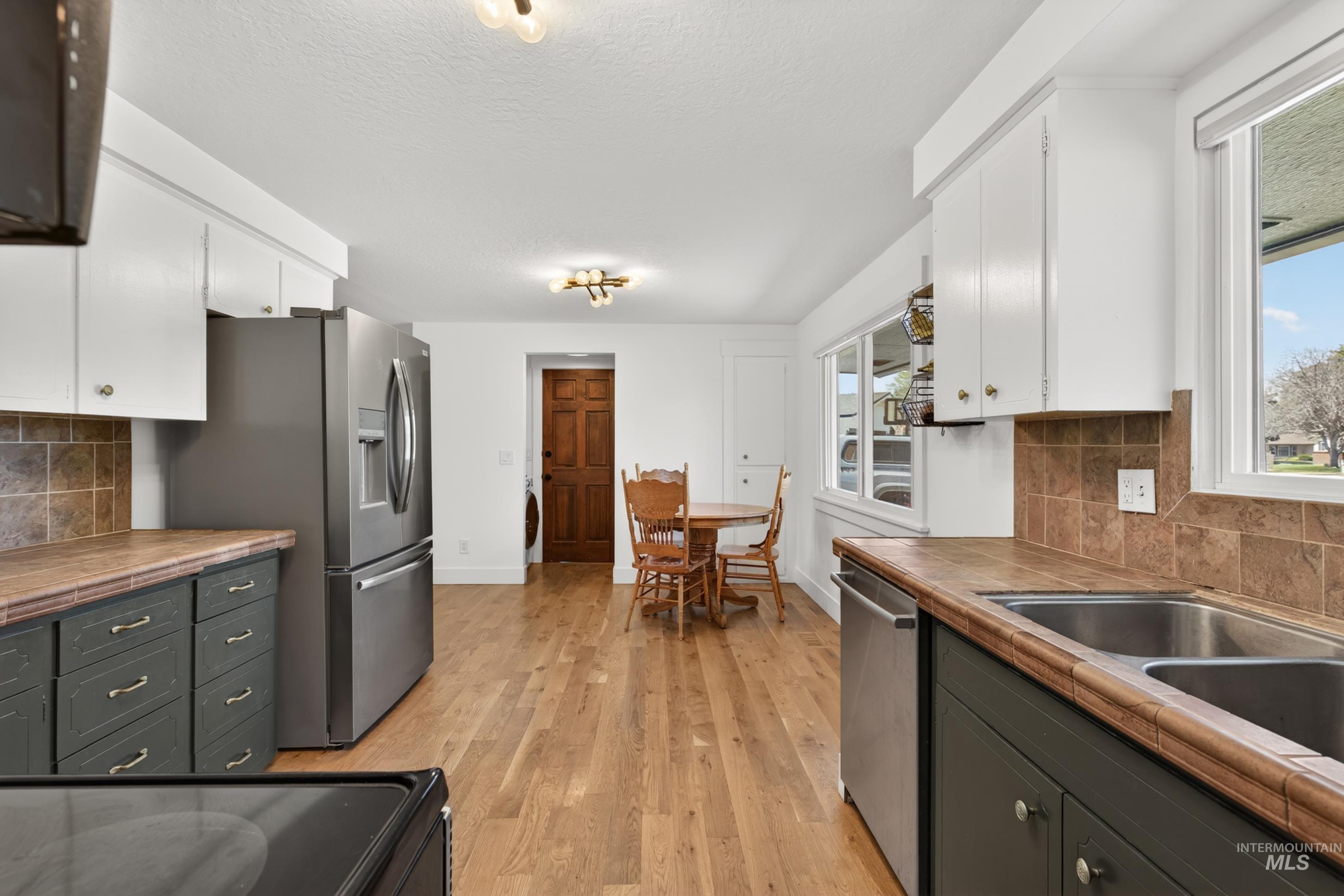 9675 W Caraway Dr, Boise, Idaho 83704, 3 Bedrooms, 2 Bathrooms, Residential For Sale, Price $468,000, 98987231
