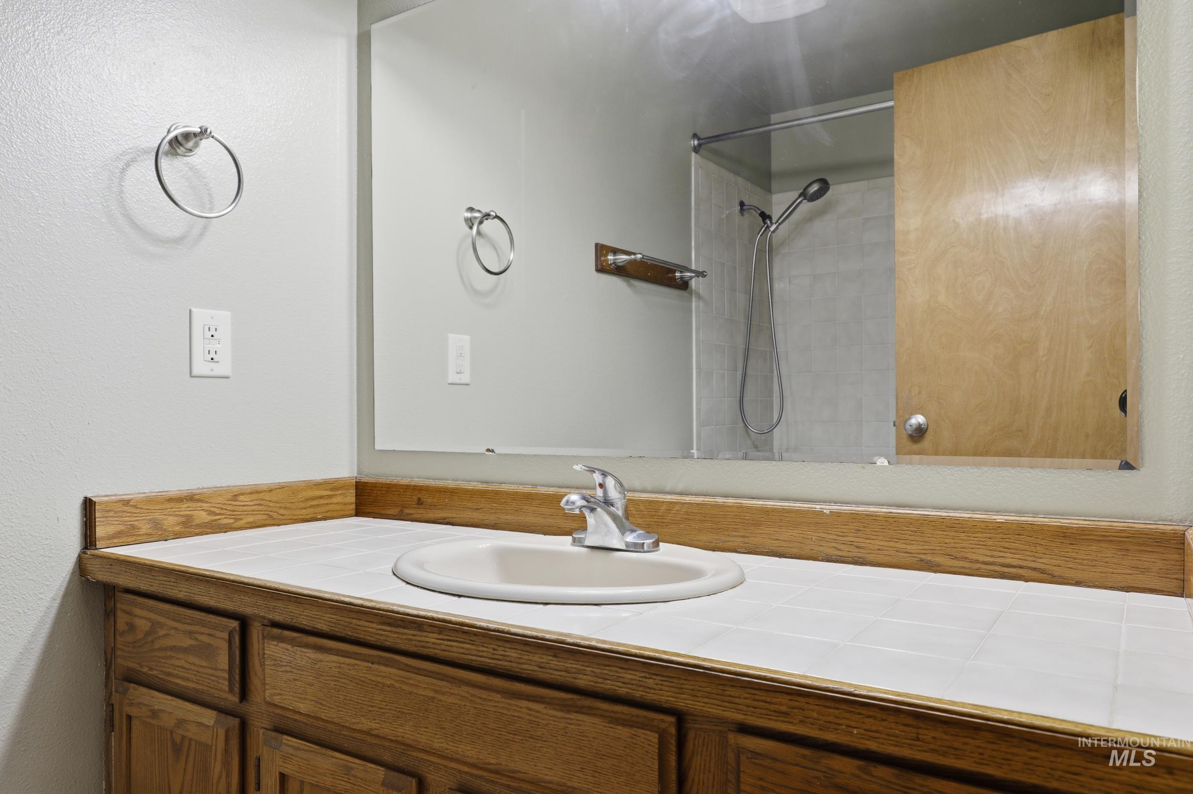 7924 W Amity Road, Boise, Idaho 83709, 3 Bedrooms, 2 Bathrooms, Residential For Sale, Price $387,900, 98987232