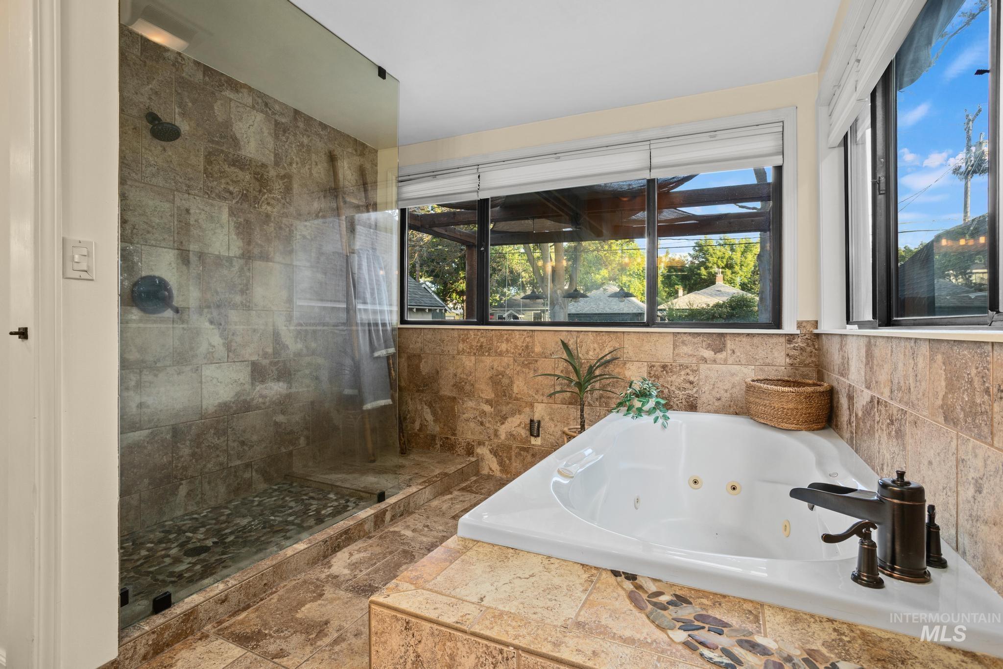 2413 W Woodlawn Ave, Boise, Idaho 83702-3853, 3 Bedrooms, 2 Bathrooms, Residential For Sale, Price $699,000, 98987237