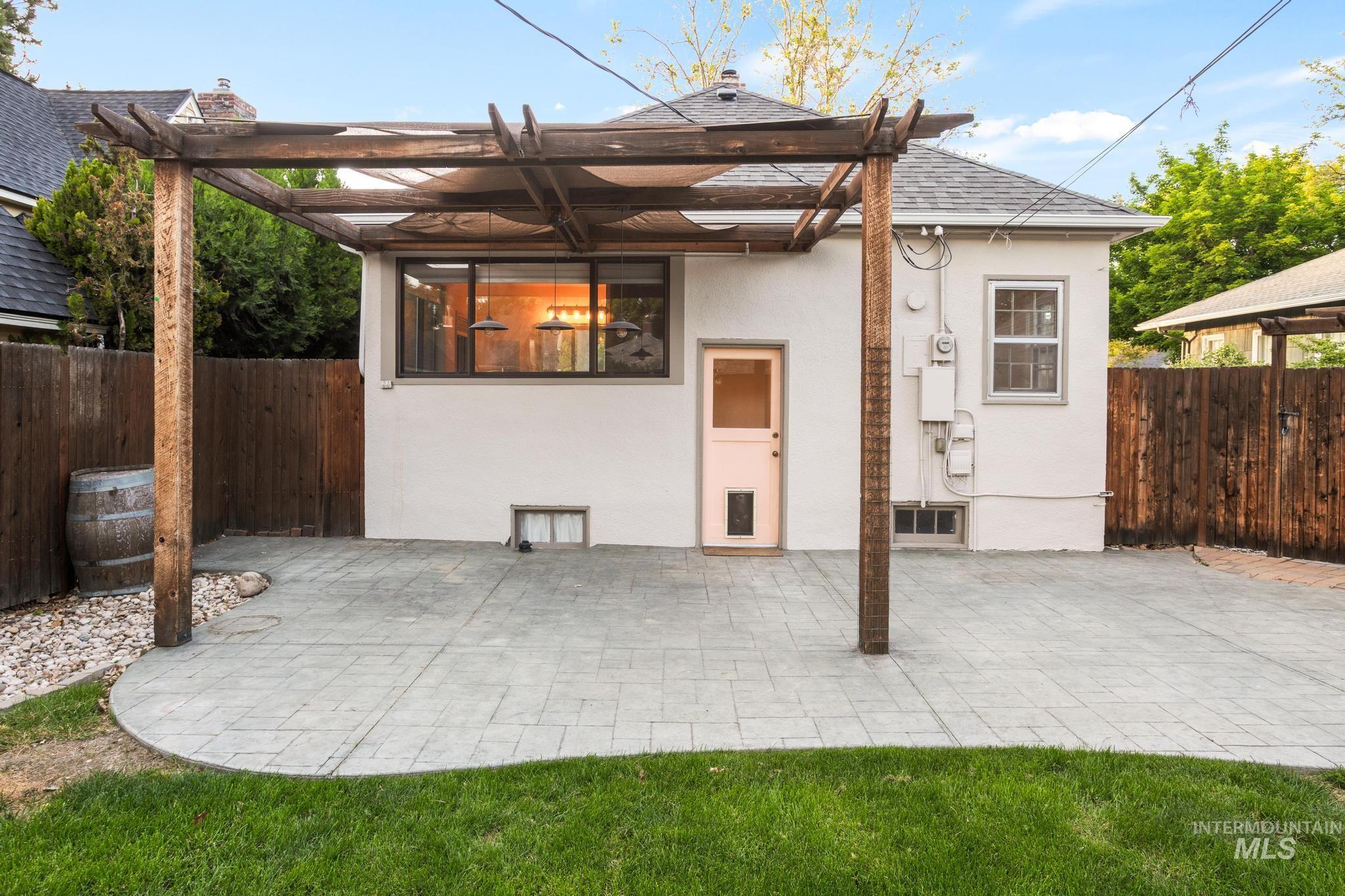 2413 W Woodlawn Ave, Boise, Idaho 83702-3853, 3 Bedrooms, 2 Bathrooms, Residential For Sale, Price $699,000, 98987237