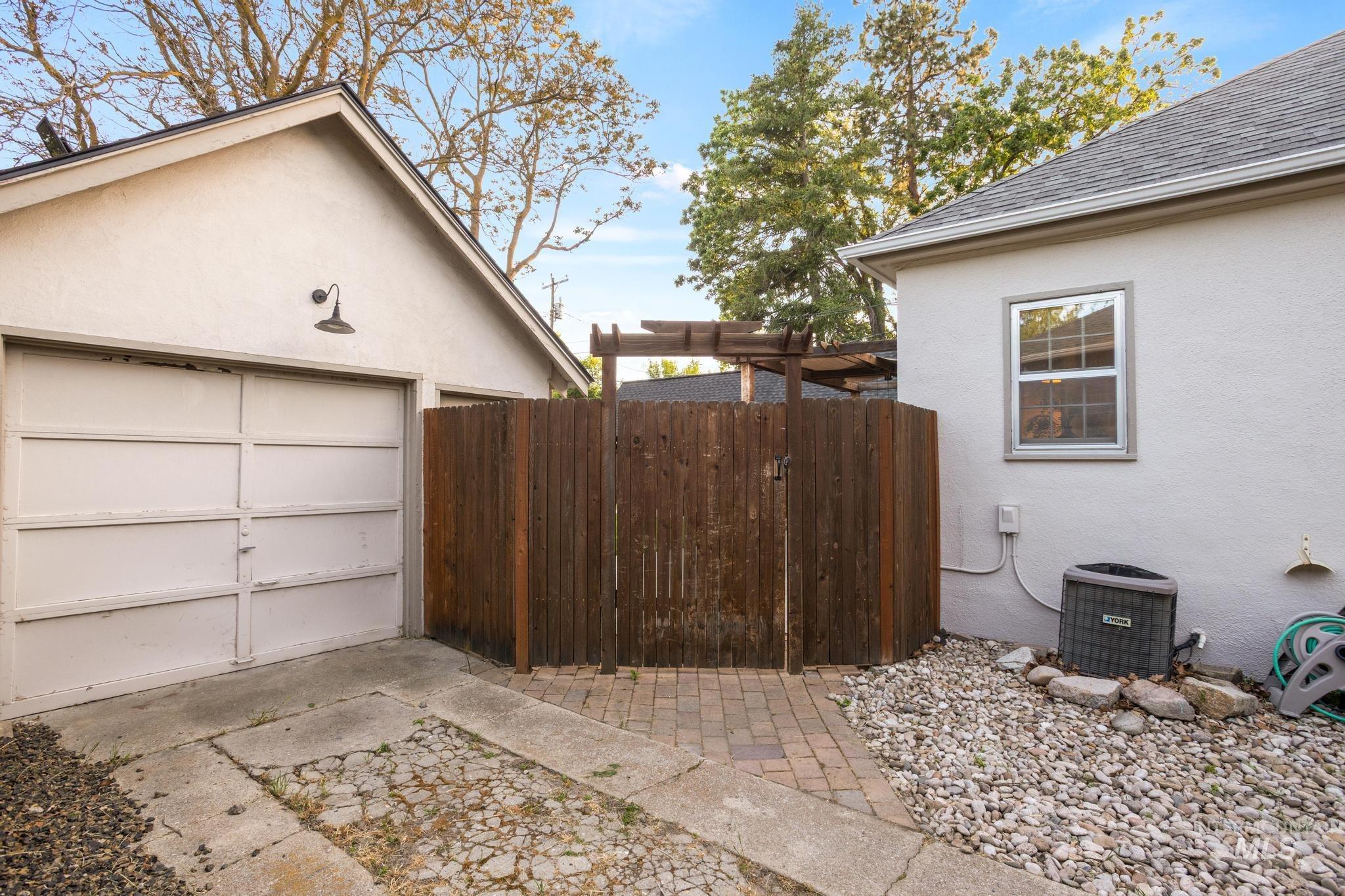 2413 W Woodlawn Ave, Boise, Idaho 83702-3853, 3 Bedrooms, 2 Bathrooms, Residential For Sale, Price $699,000, 98987237
